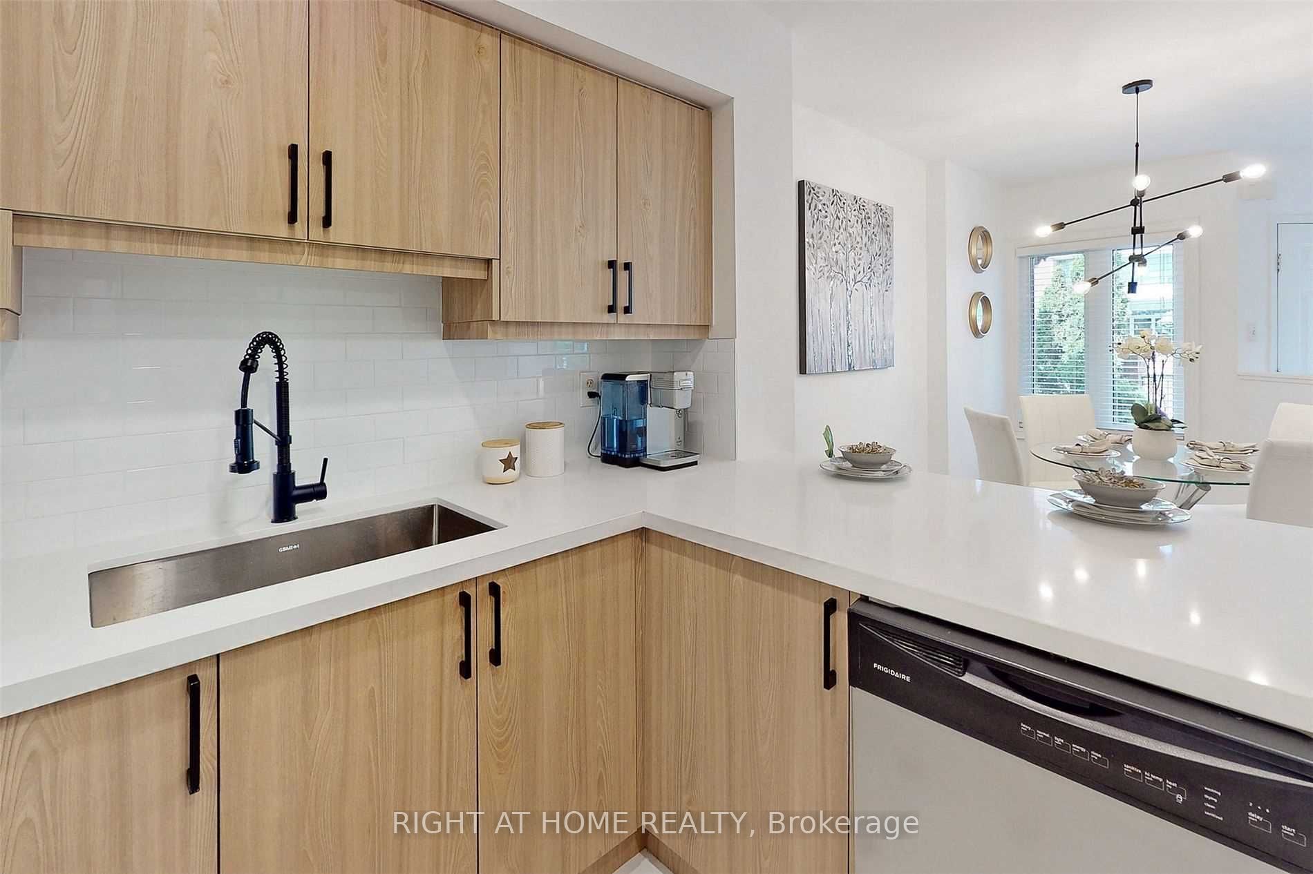 735 New Westminster Dr, #2