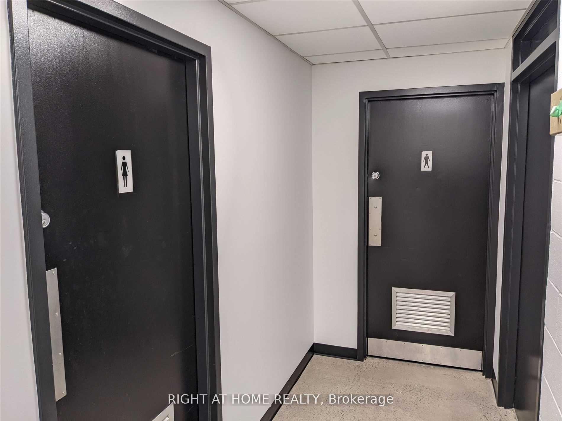 2 Brock St W, #5A