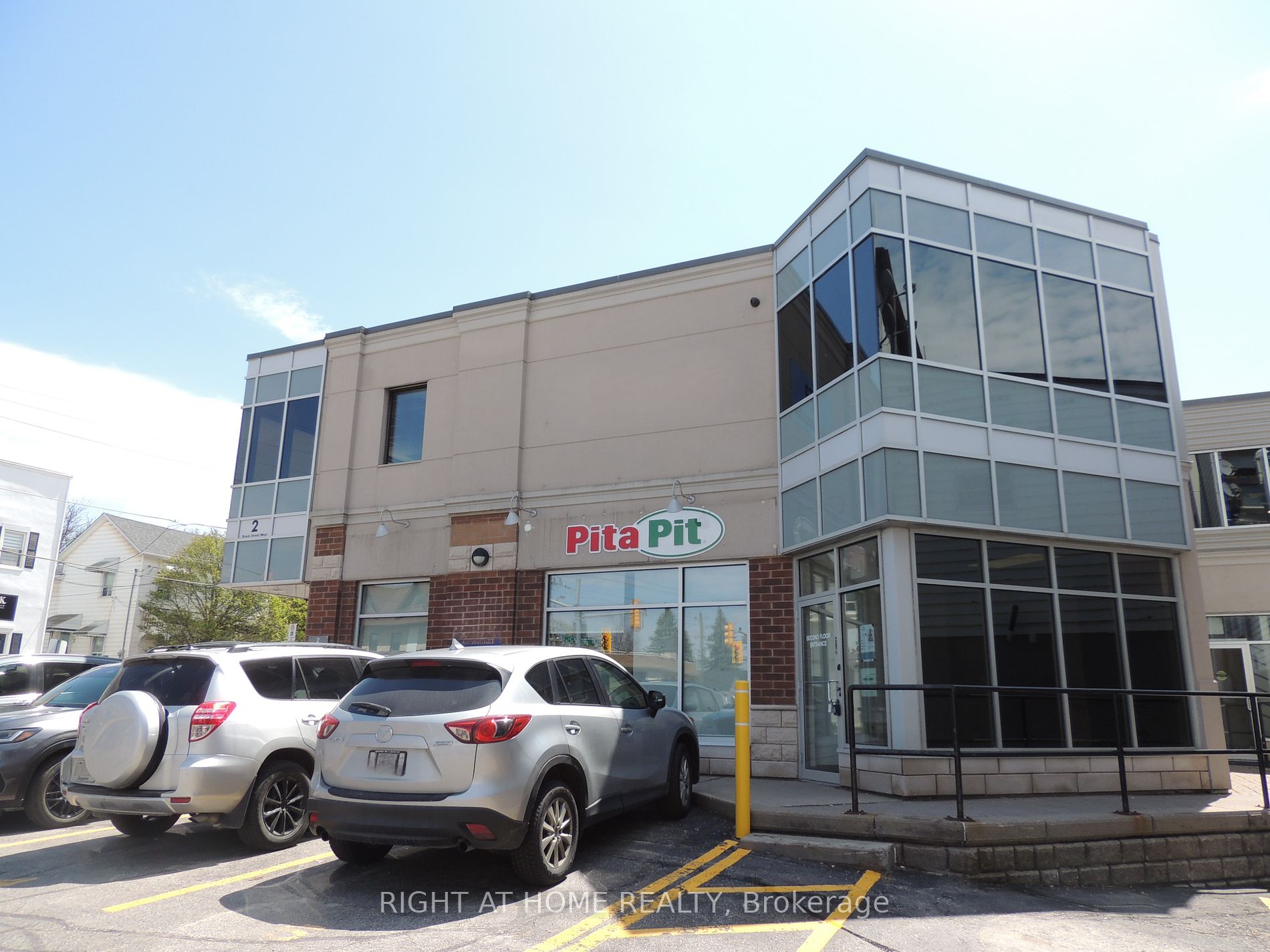2 Brock St W, #5A