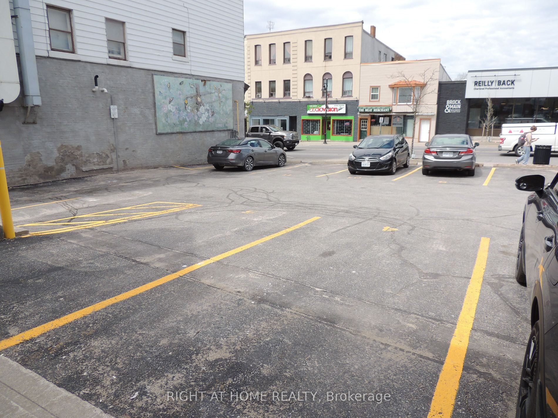 2 Brock St W, #5A