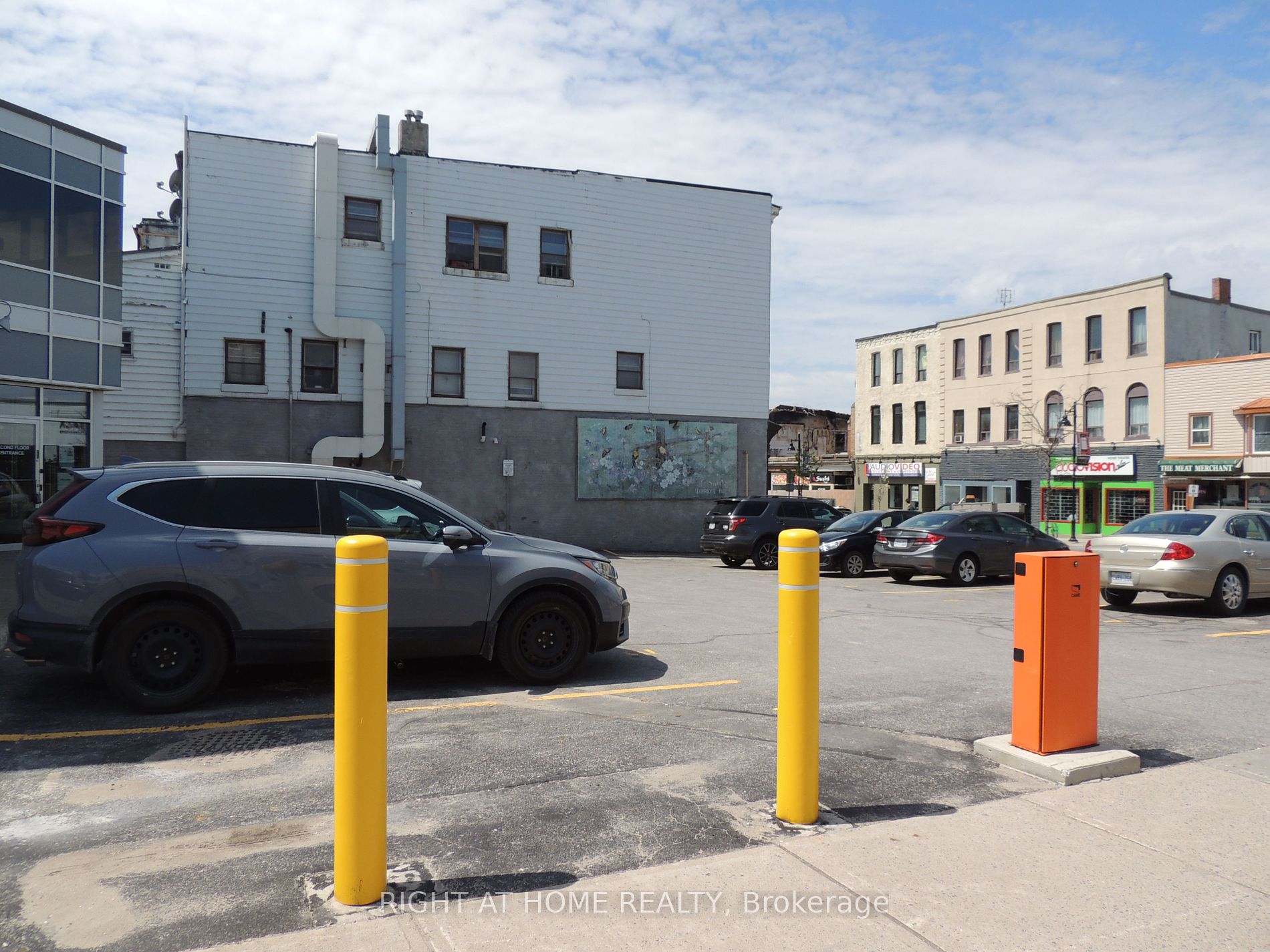 2 Brock St W, #5A