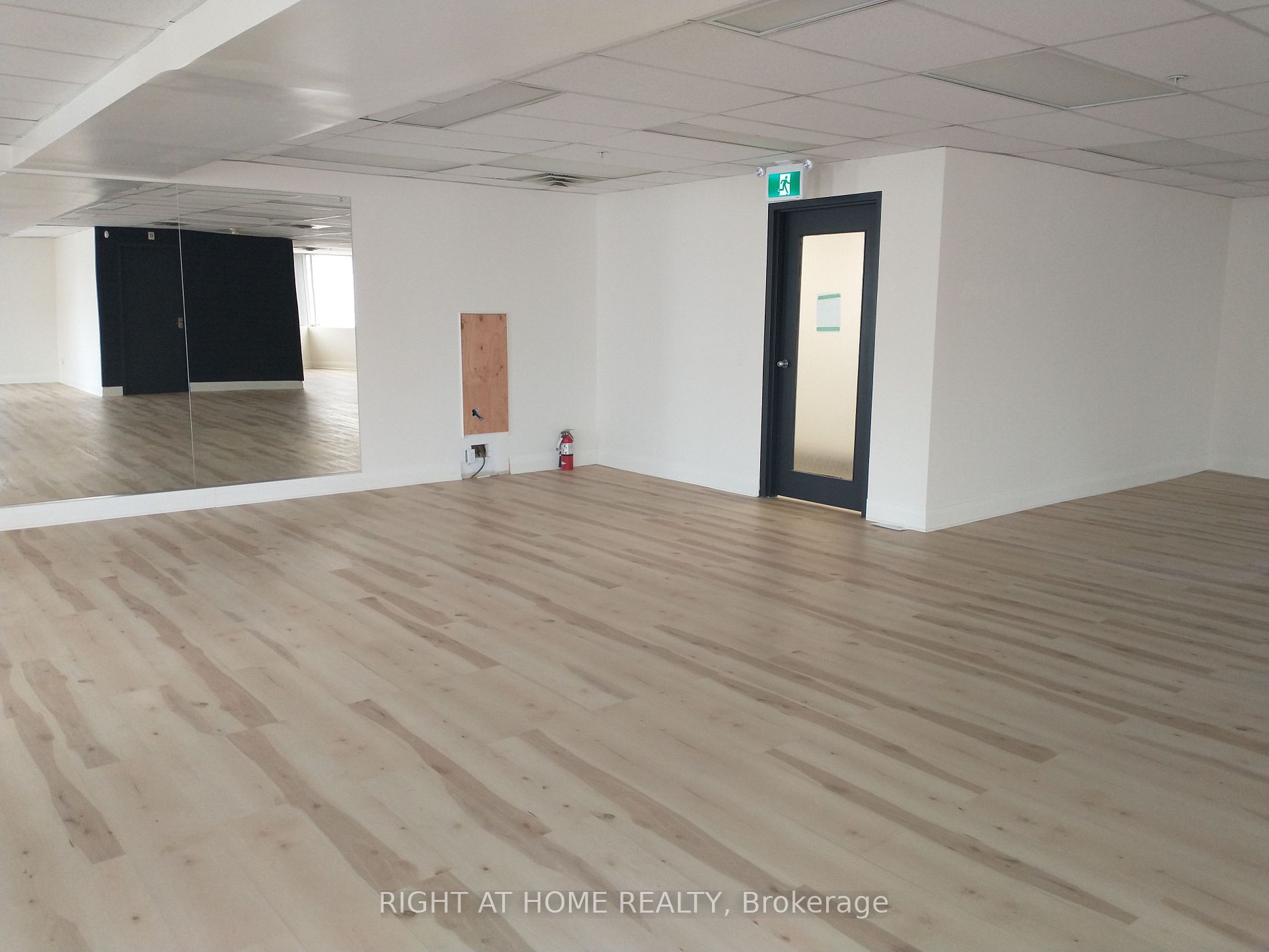 2 Brock St W, #5A