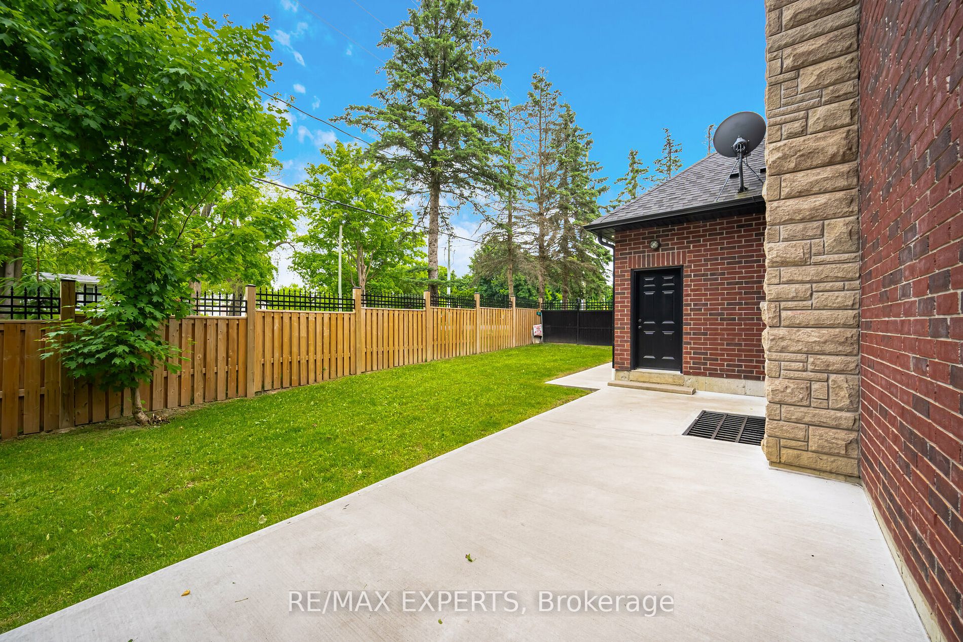 6 Old Forge Dr