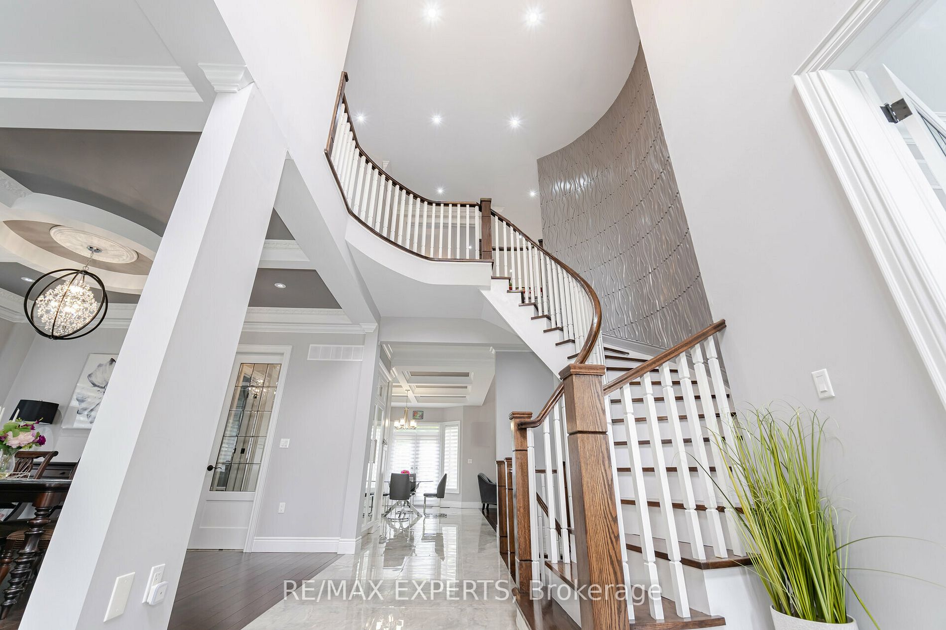 6 Old Forge Dr