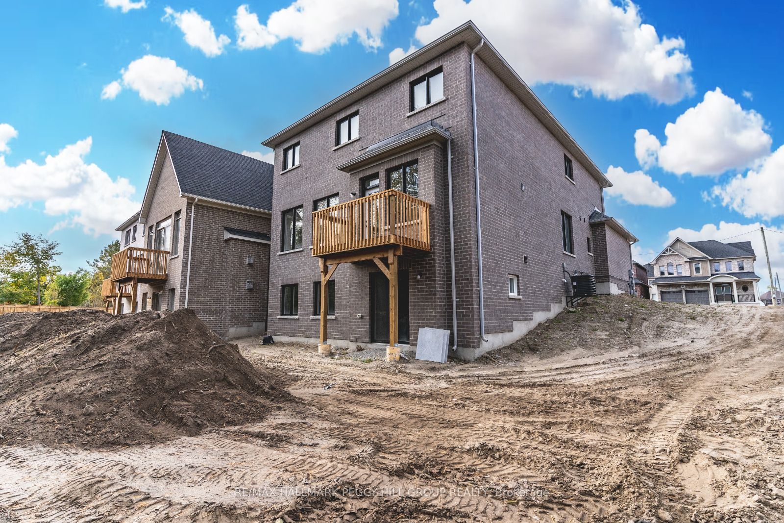 41 Wakefield Blvd