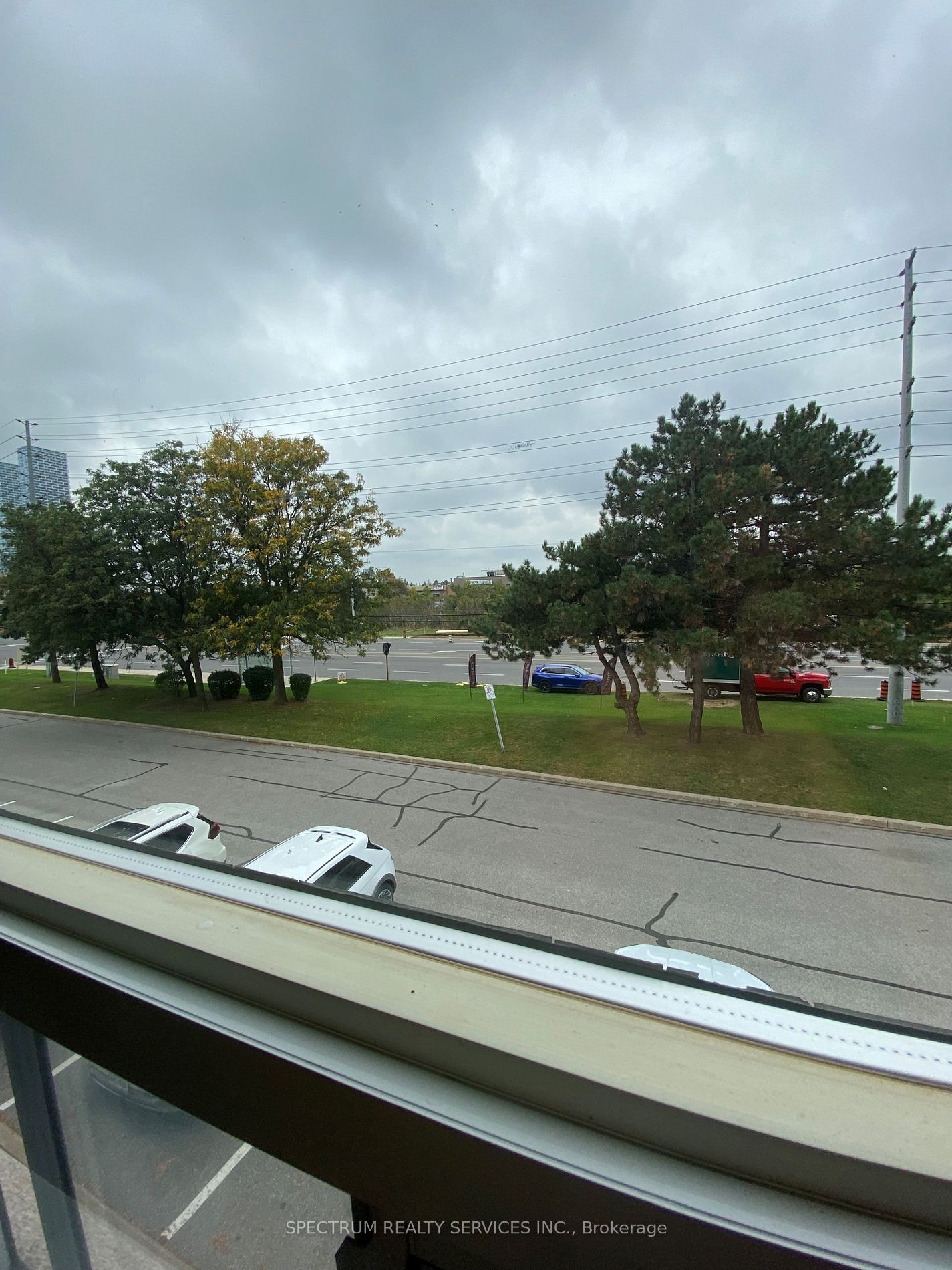 8111 Jane St, #5