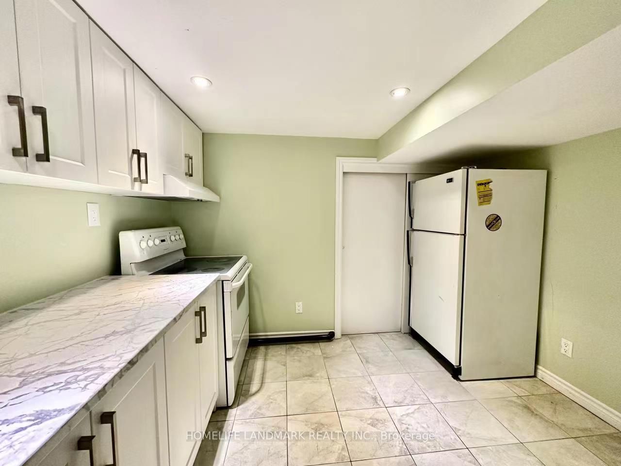 163 John St