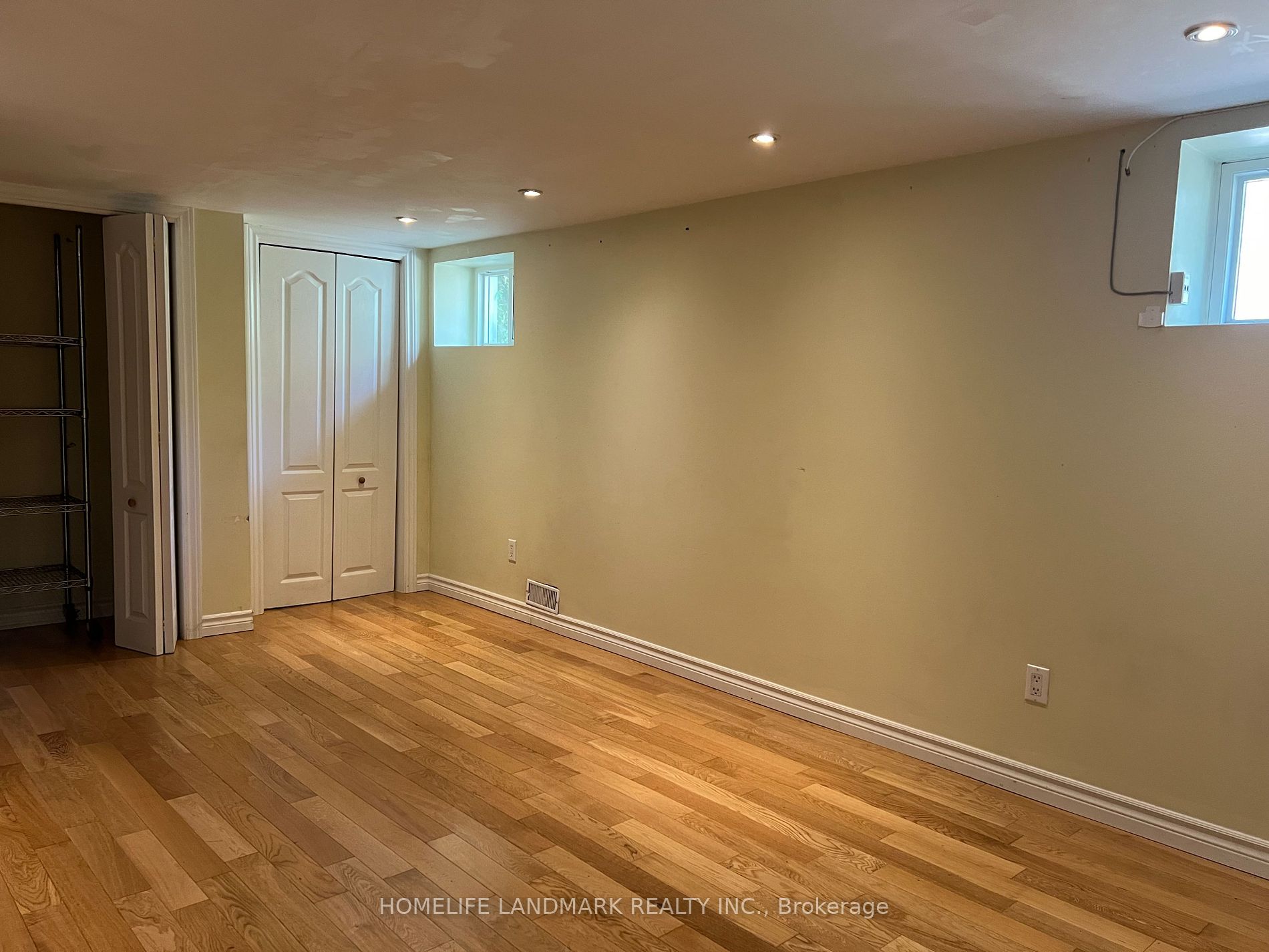 163 John St