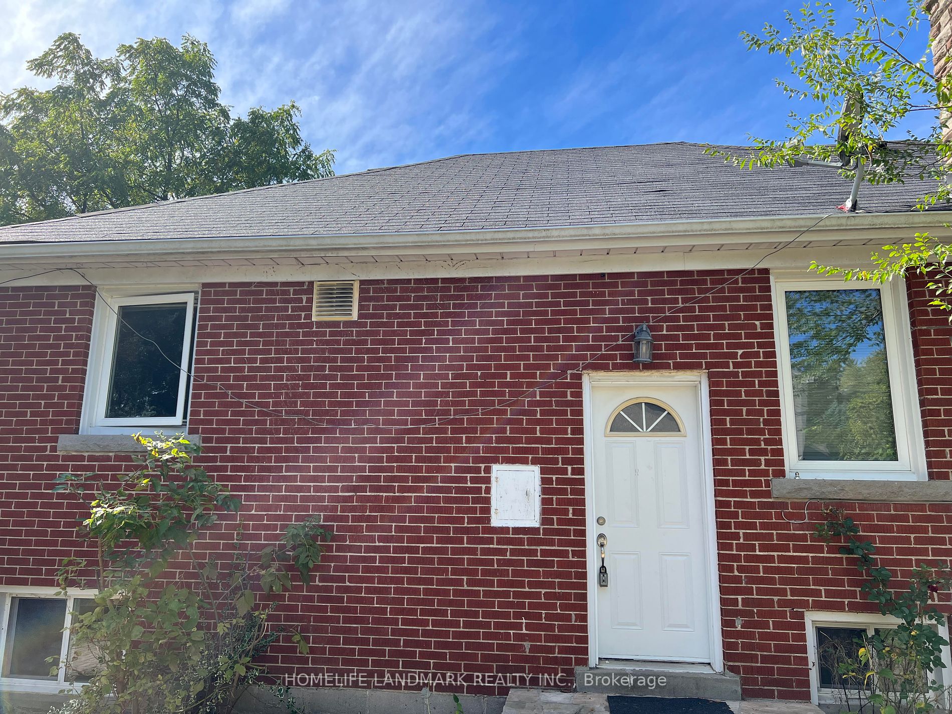 163 John St