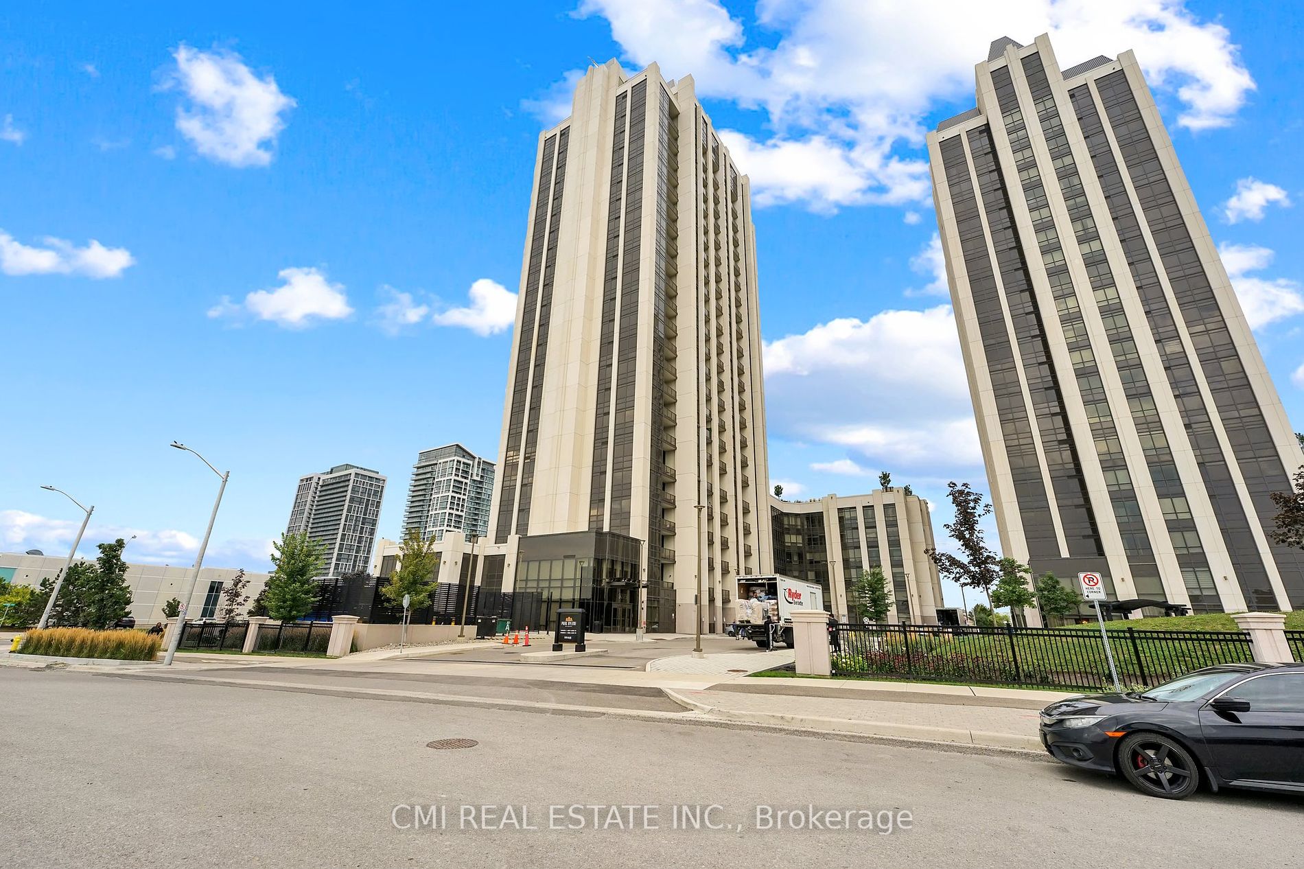 9075 Jane St, #407