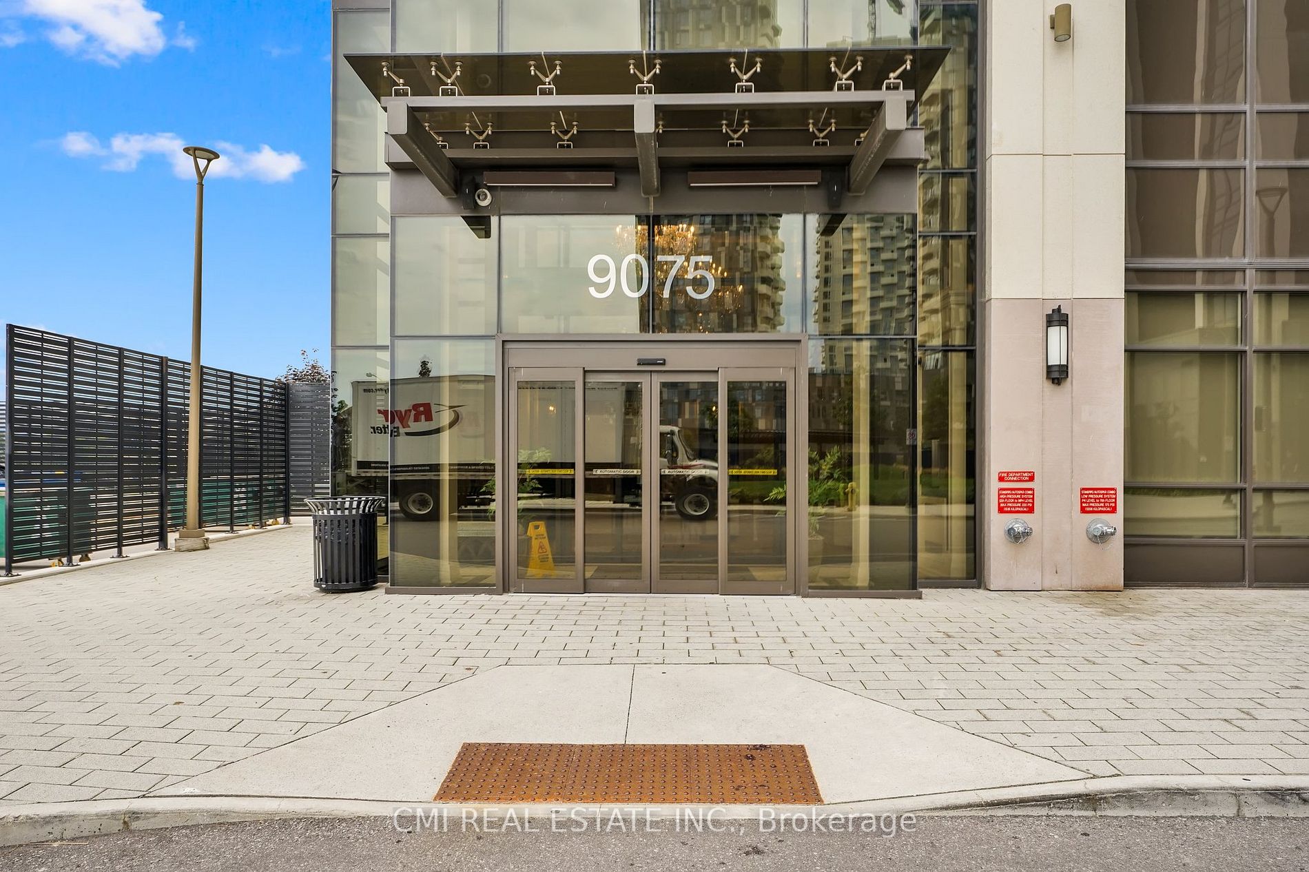 9075 Jane St, #407
