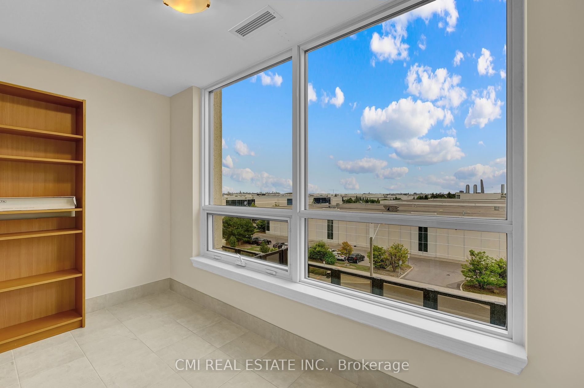 9075 Jane St, #407