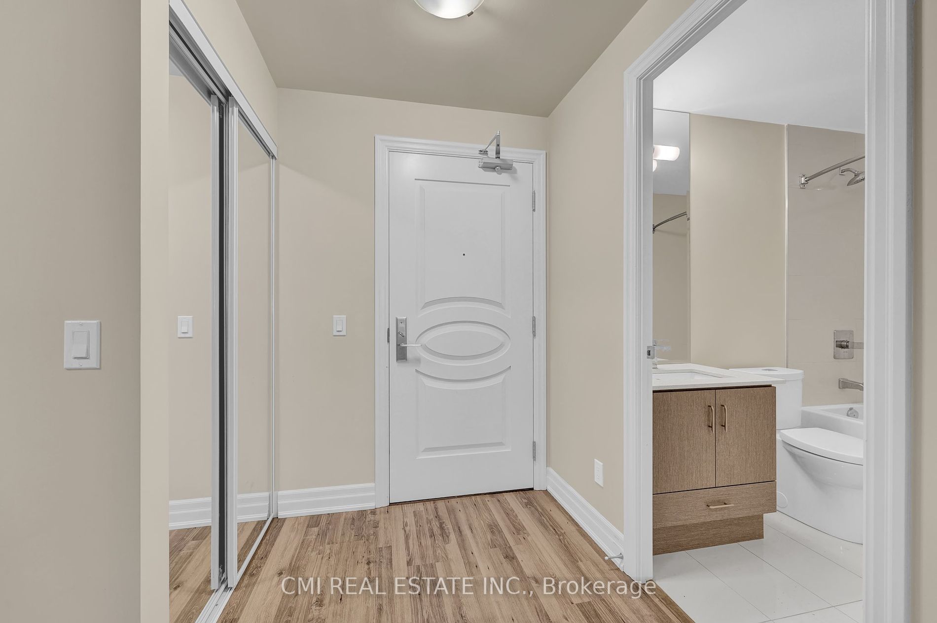 9075 Jane St, #407