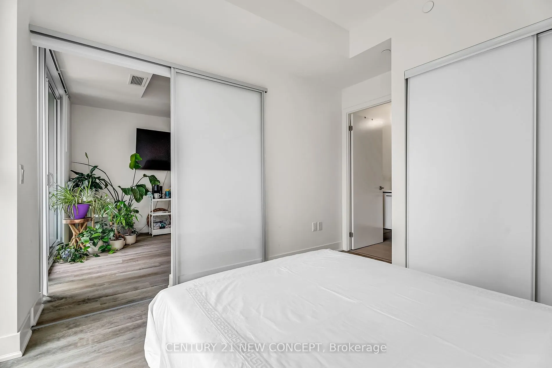 185 Deerfield Rd, #301