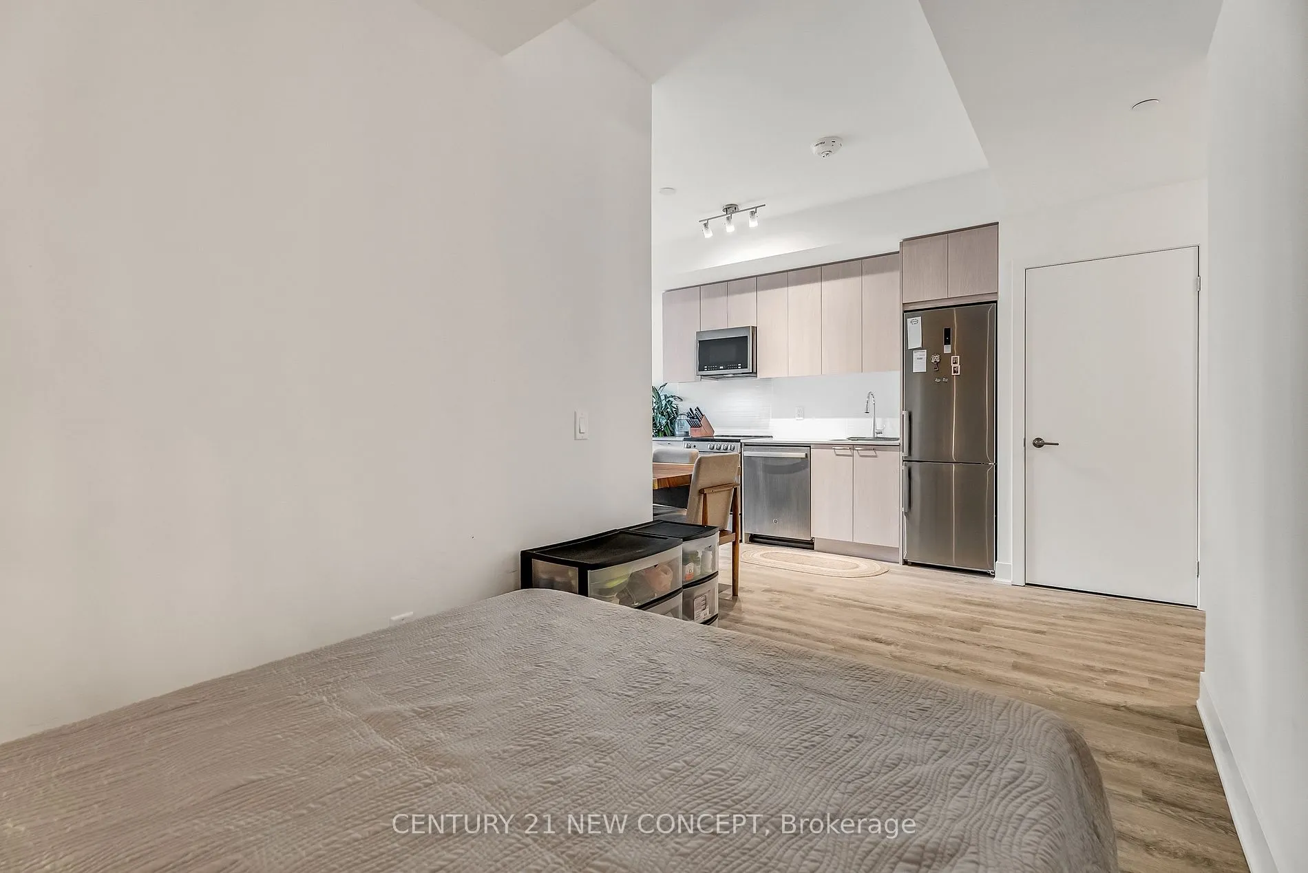 185 Deerfield Rd, #301