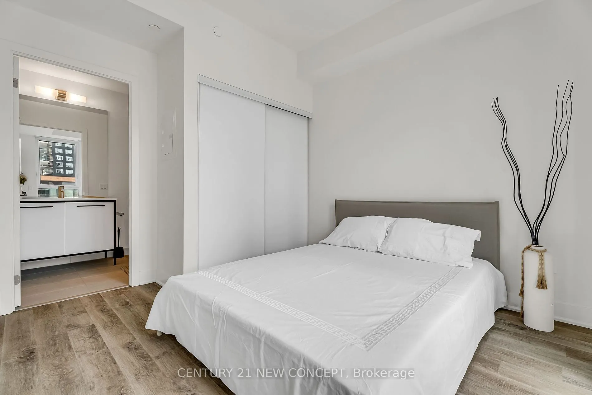 185 Deerfield Rd, #301