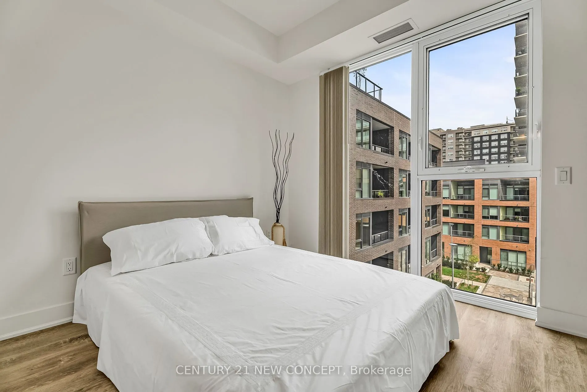 185 Deerfield Rd, #301