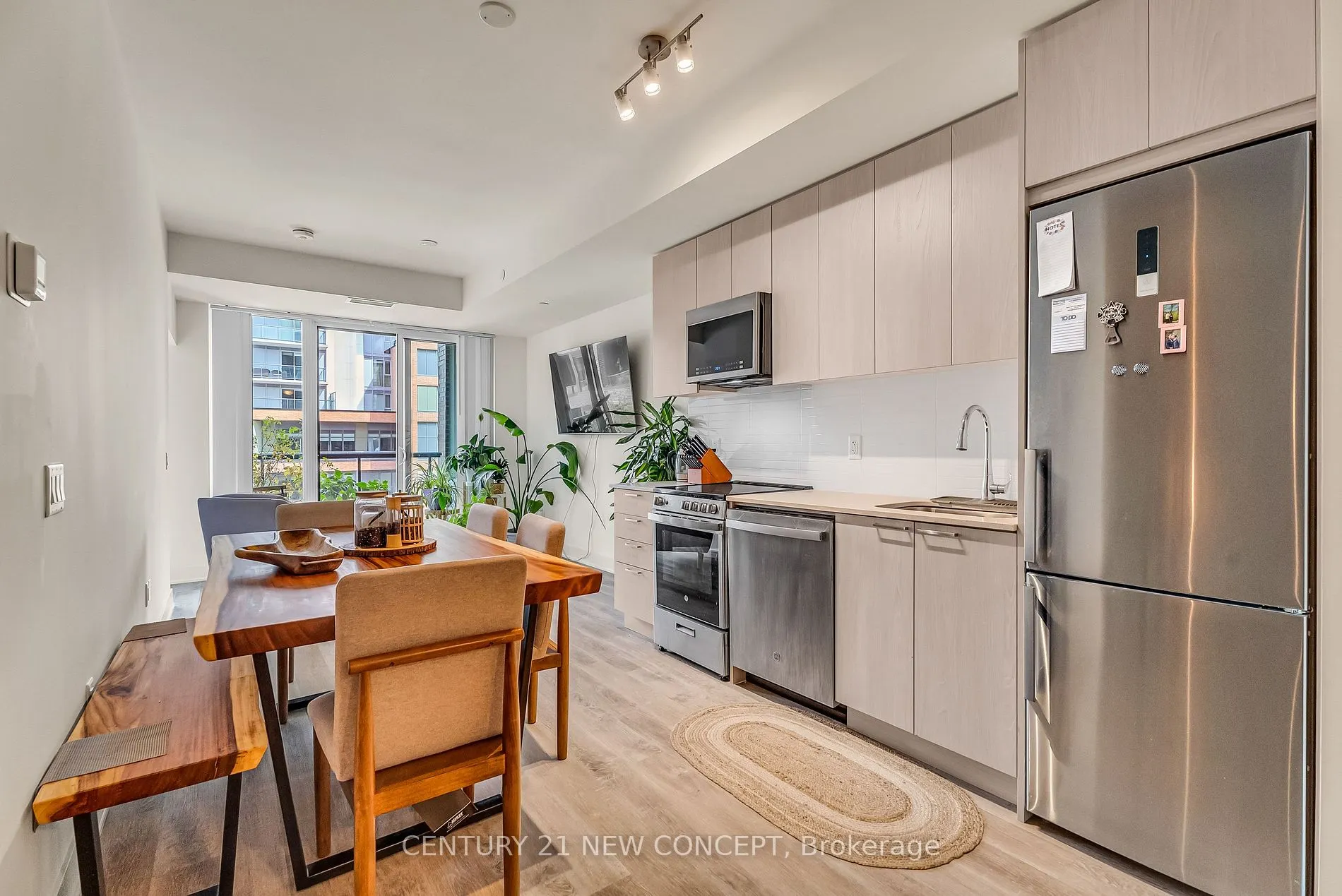 185 Deerfield Rd, #301