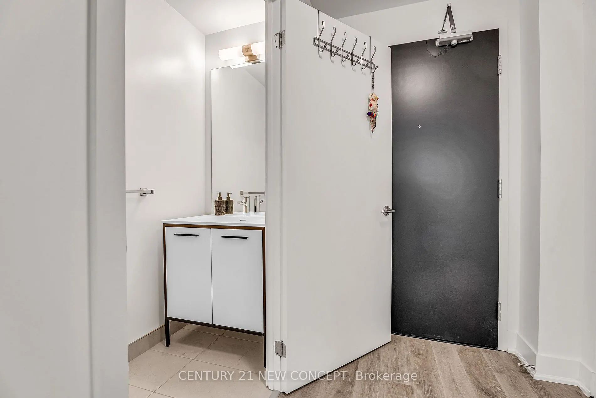 185 Deerfield Rd, #301