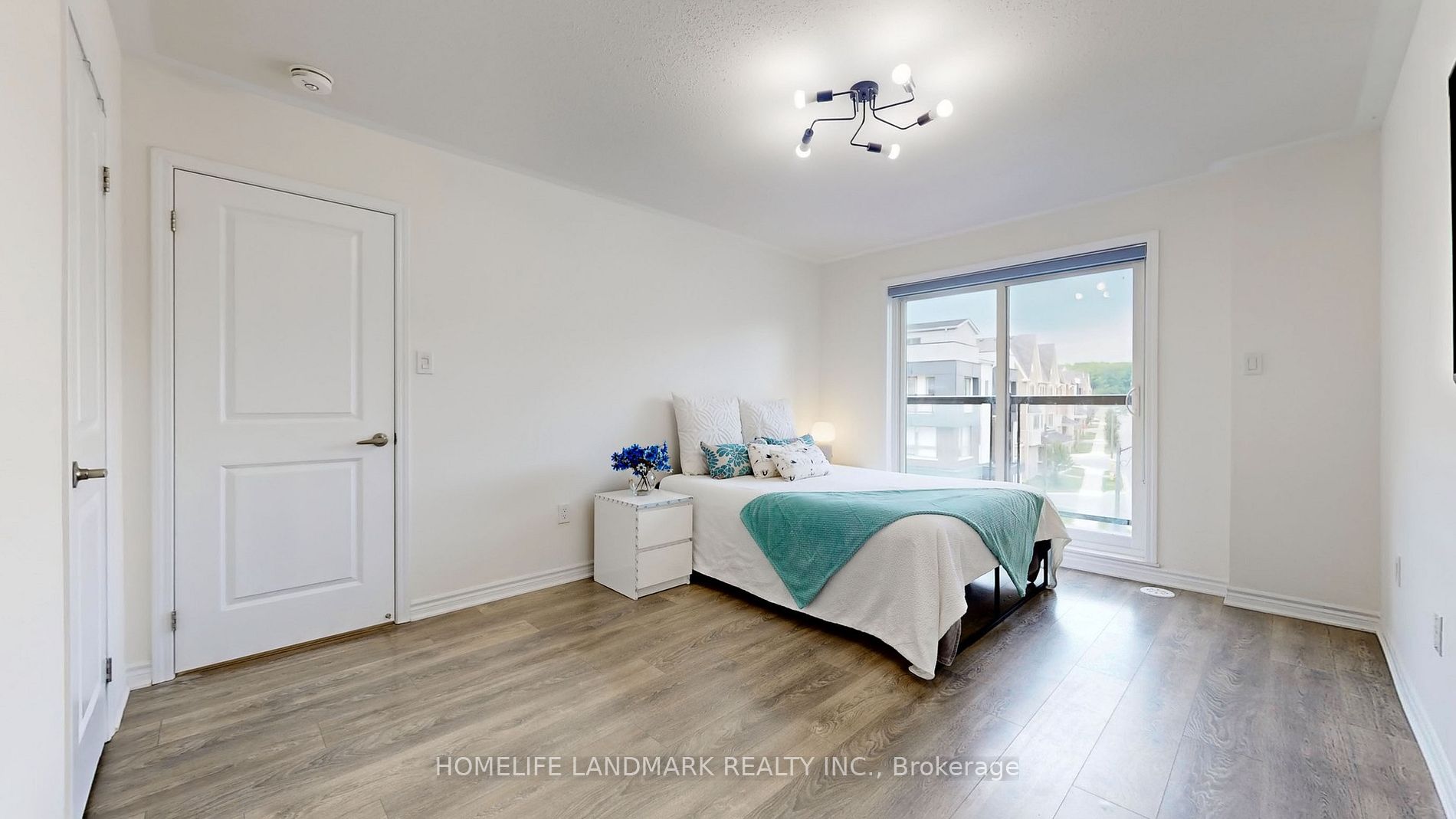 20 Adam Sellers Street, #28