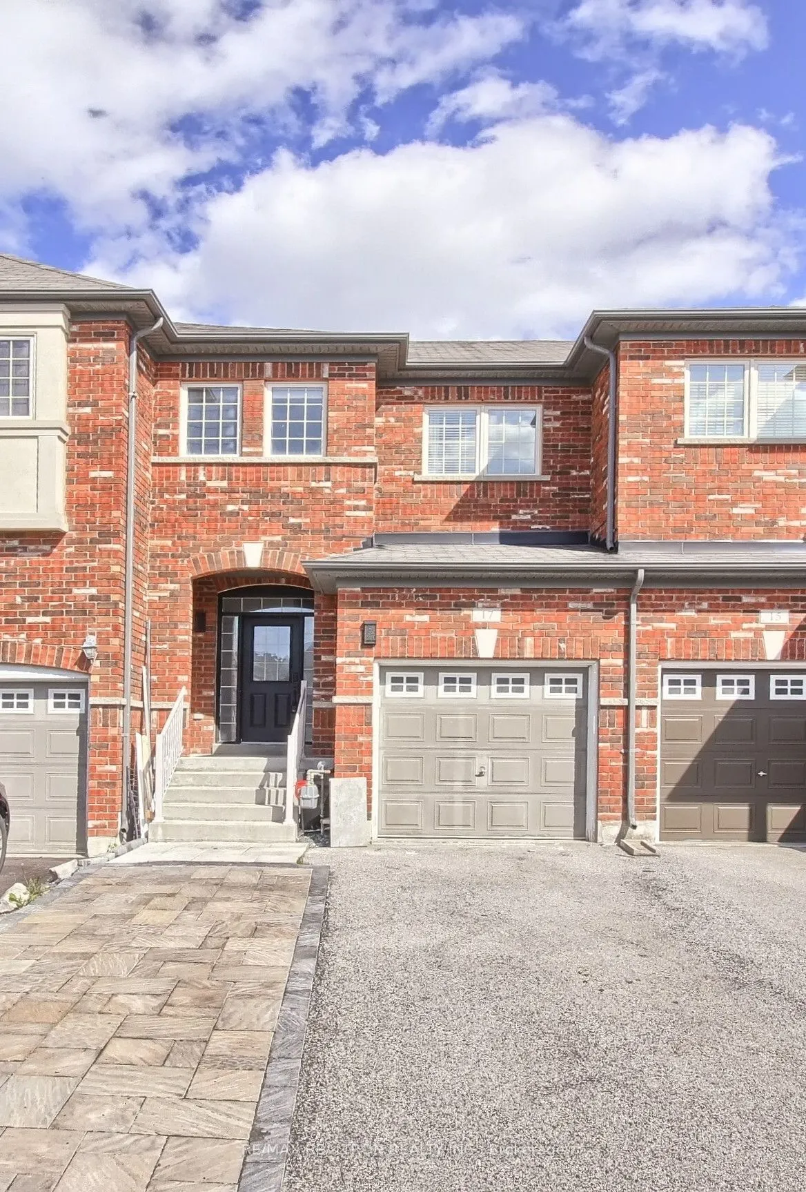 17 Rogers Tr