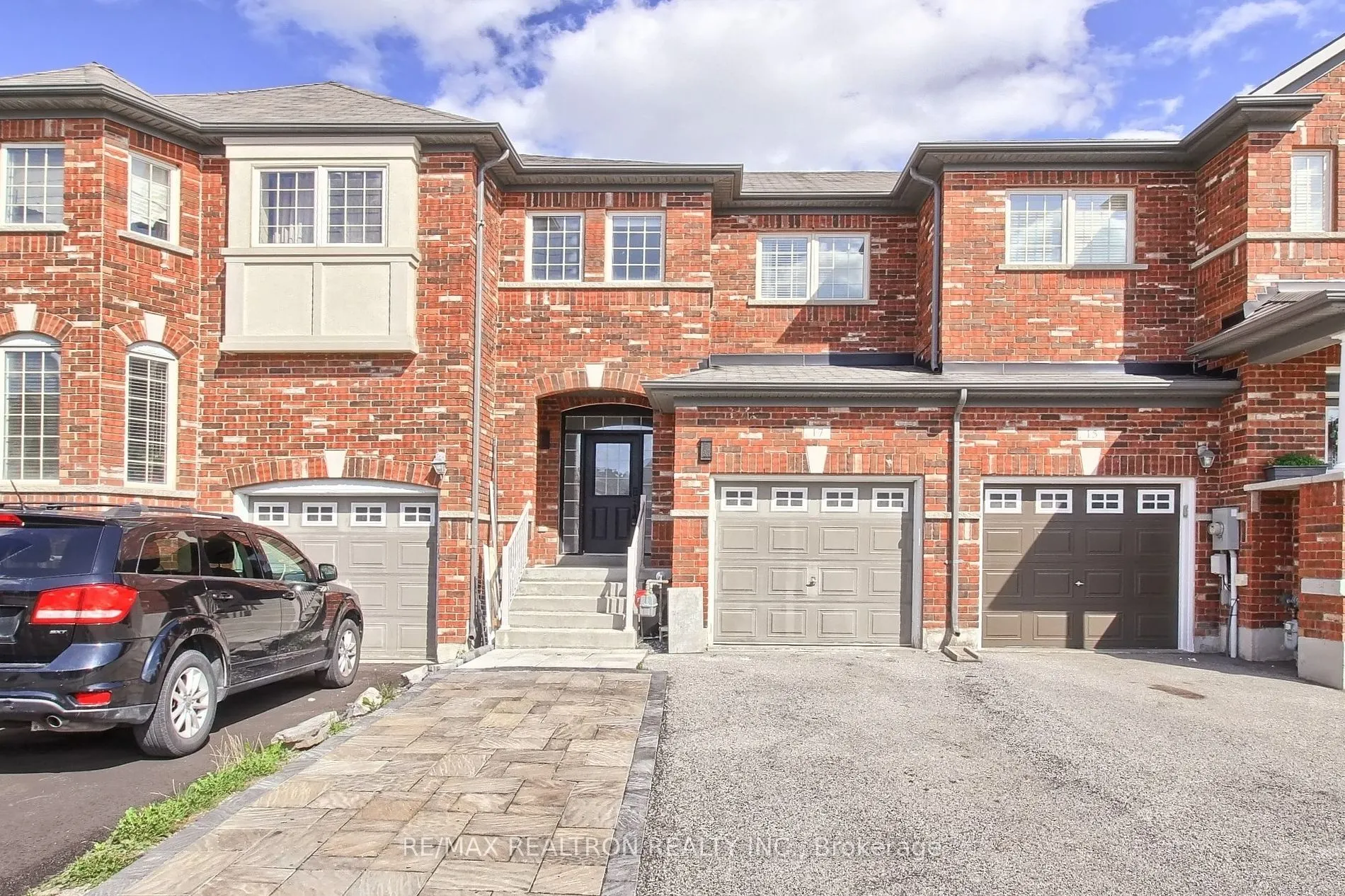 17 Rogers Tr