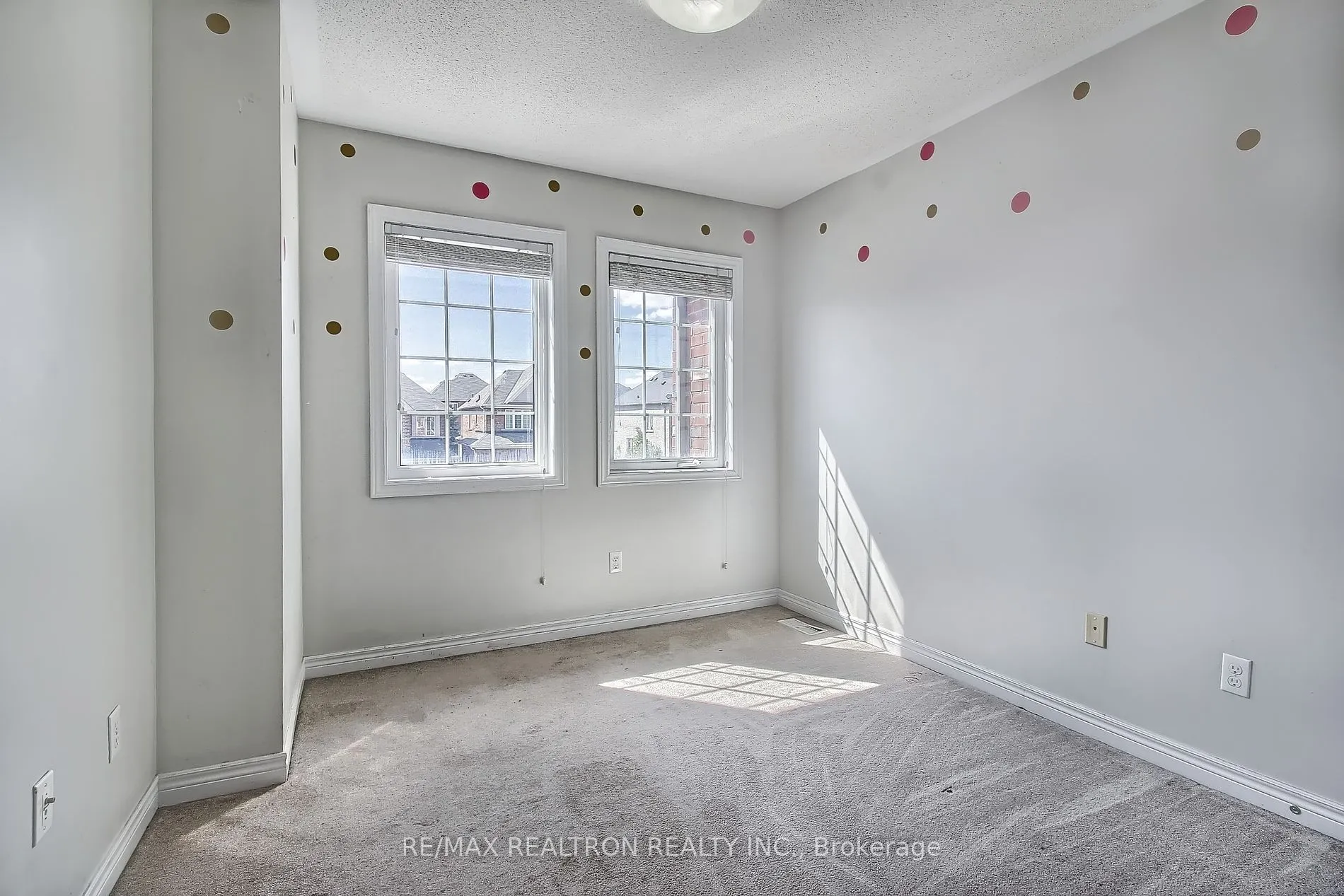 17 Rogers Tr