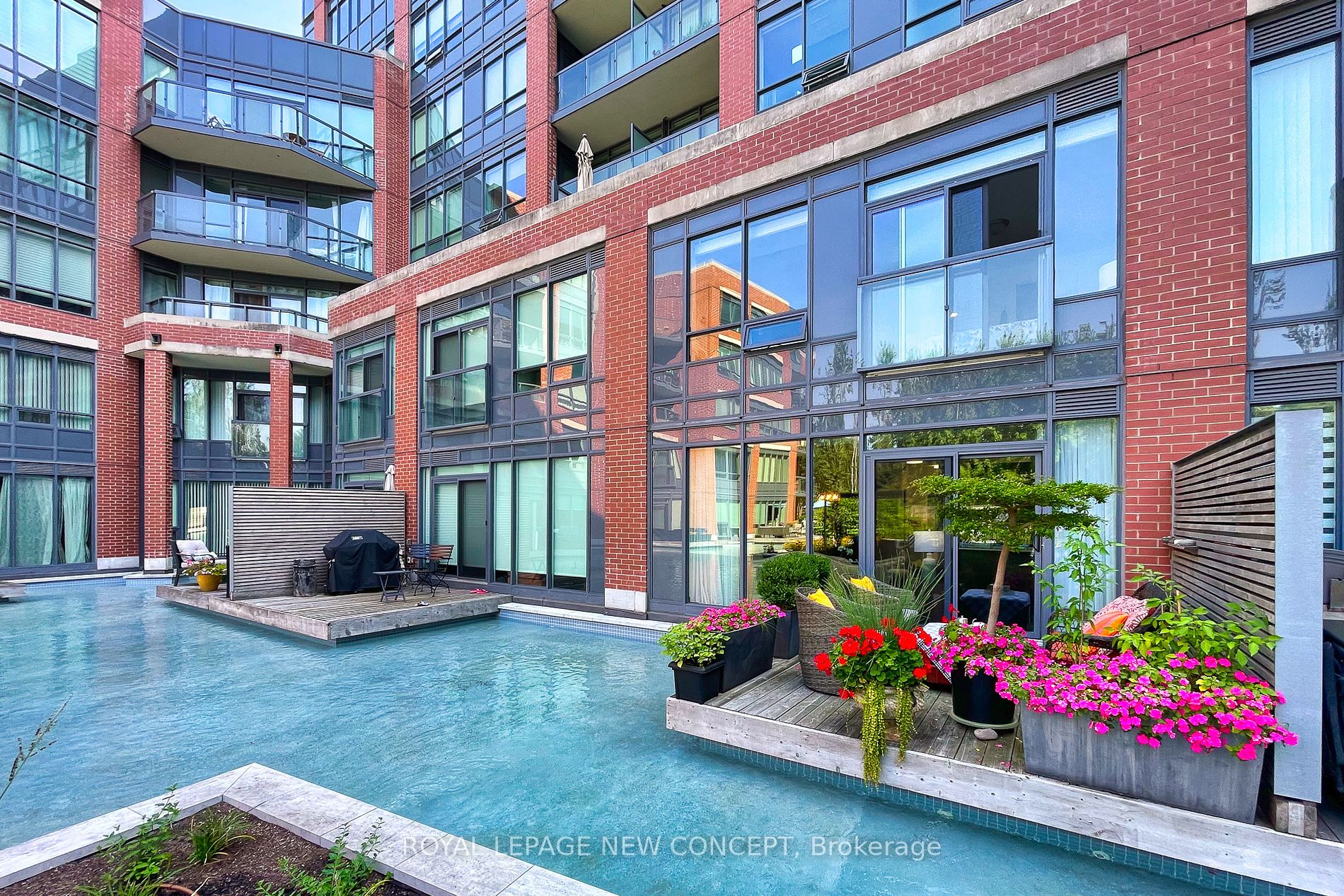 7608 Yonge St, #106