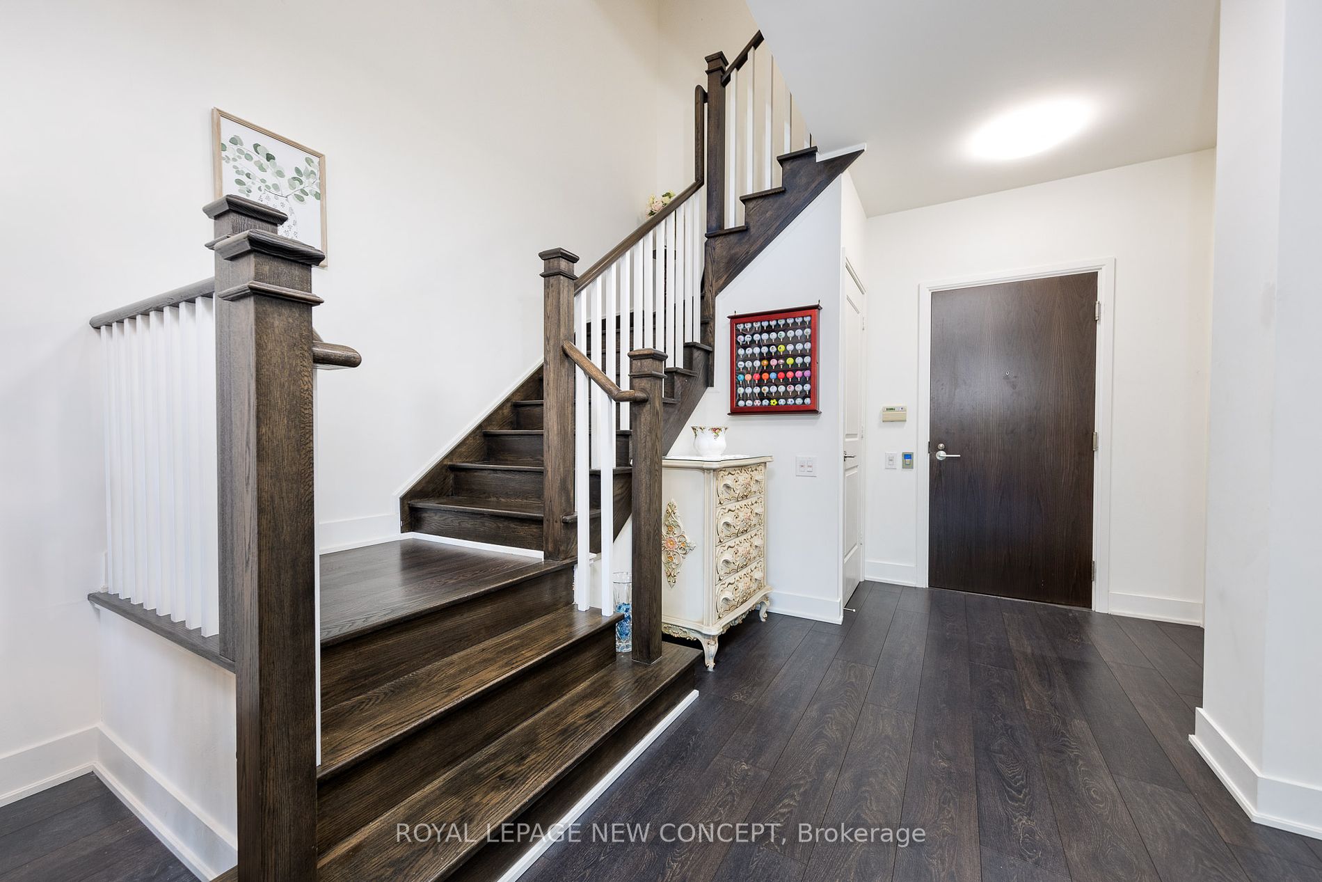 7608 Yonge St, #106