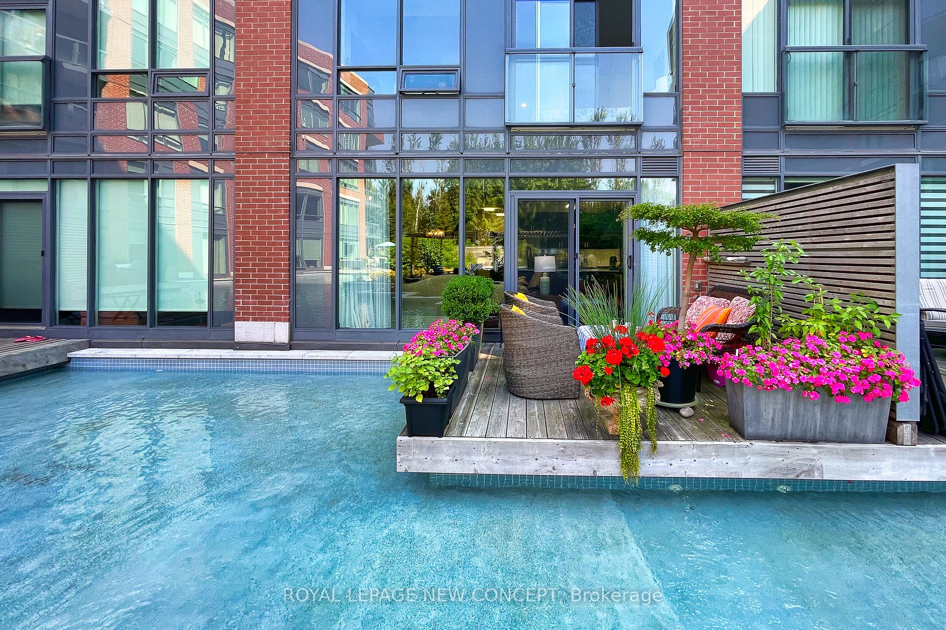 7608 Yonge St, #106