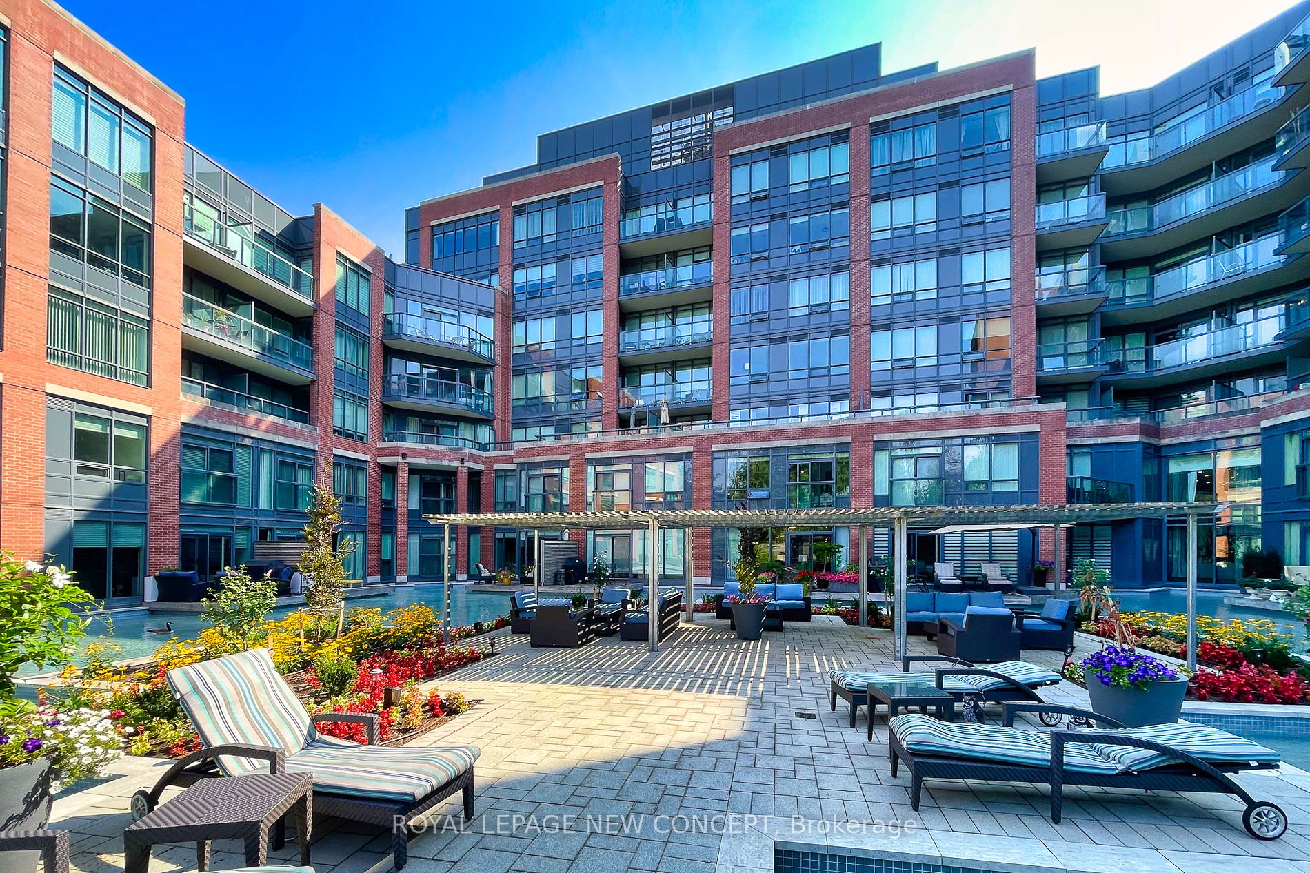 7608 Yonge St, #106