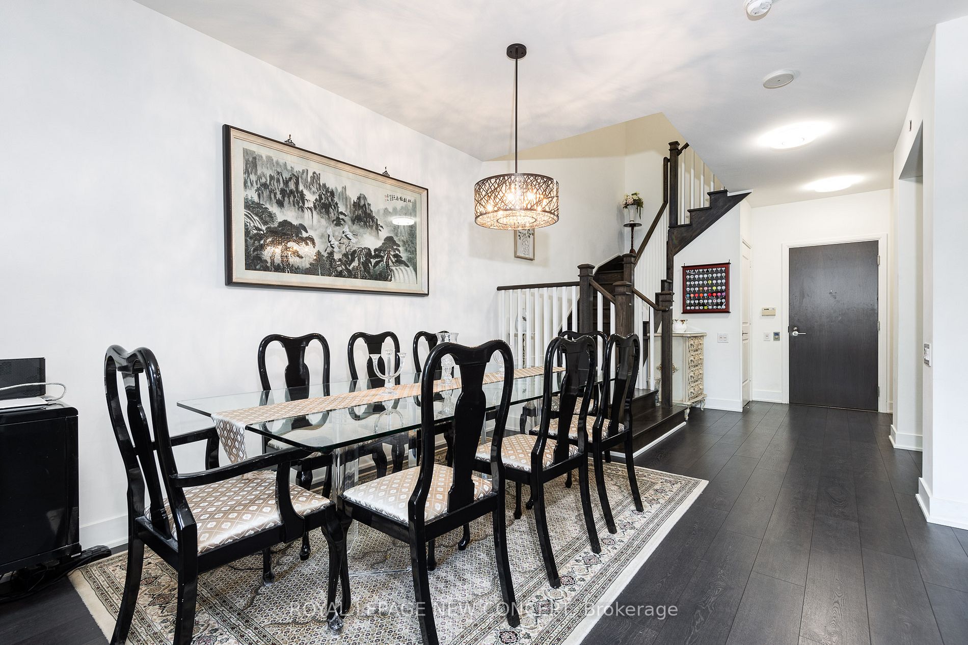 7608 Yonge St, #106