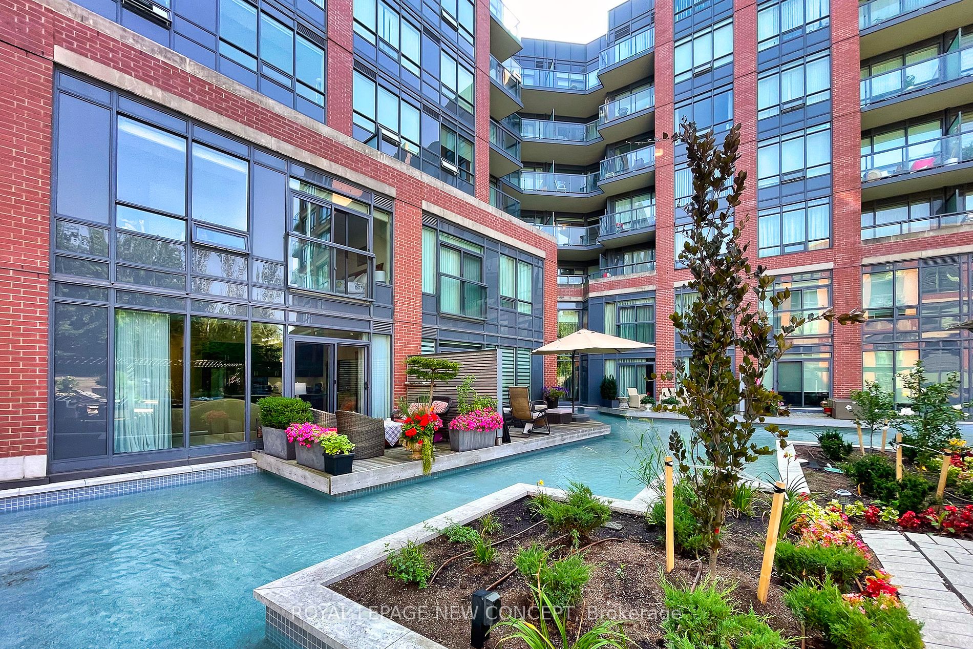 7608 Yonge St, #106