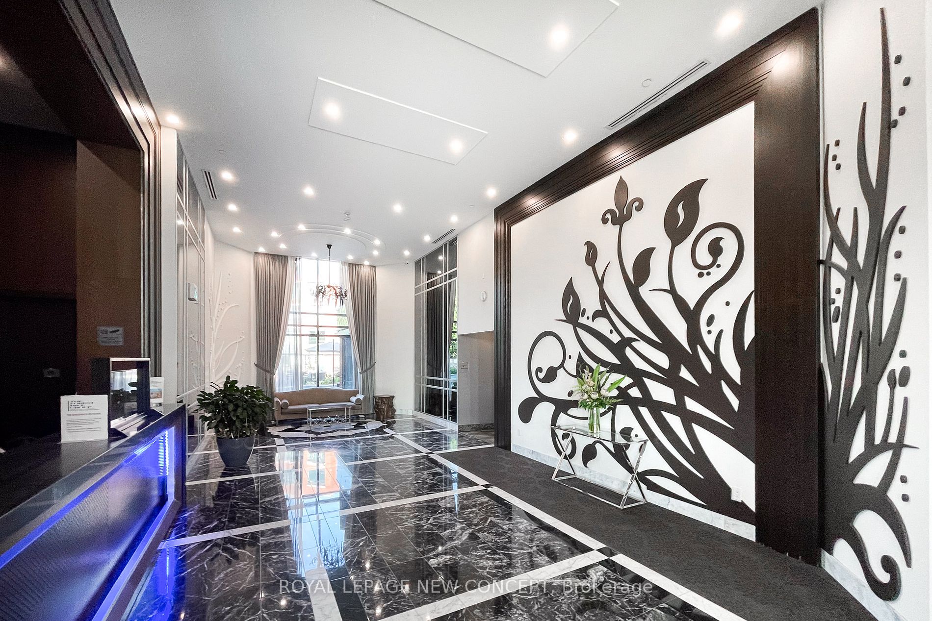 7608 Yonge St, #106