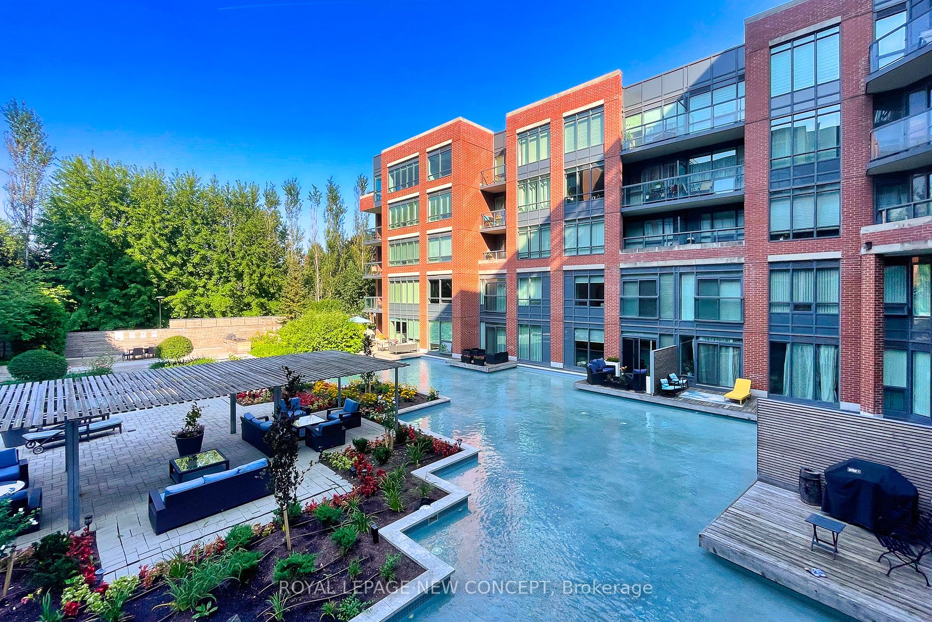 7608 Yonge St, #106