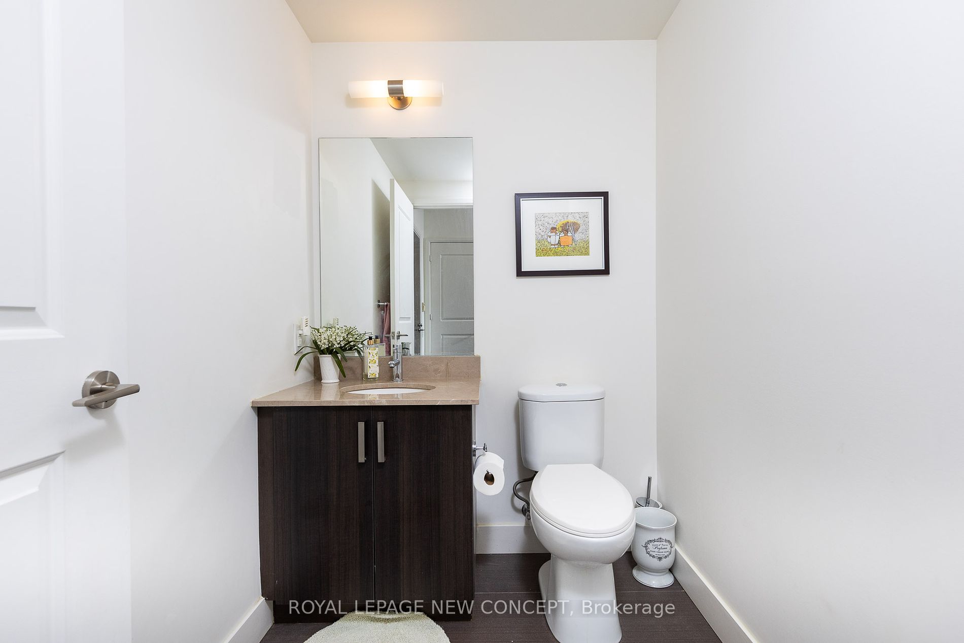 7608 Yonge St, #106