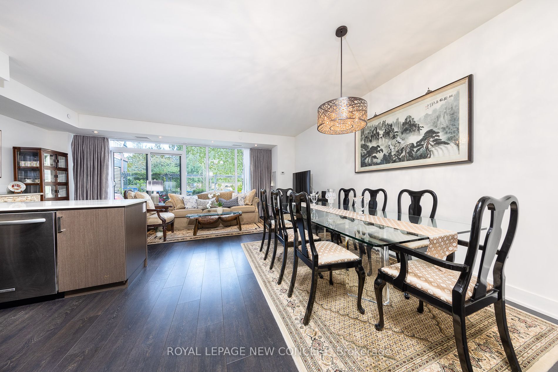 7608 Yonge St, #106