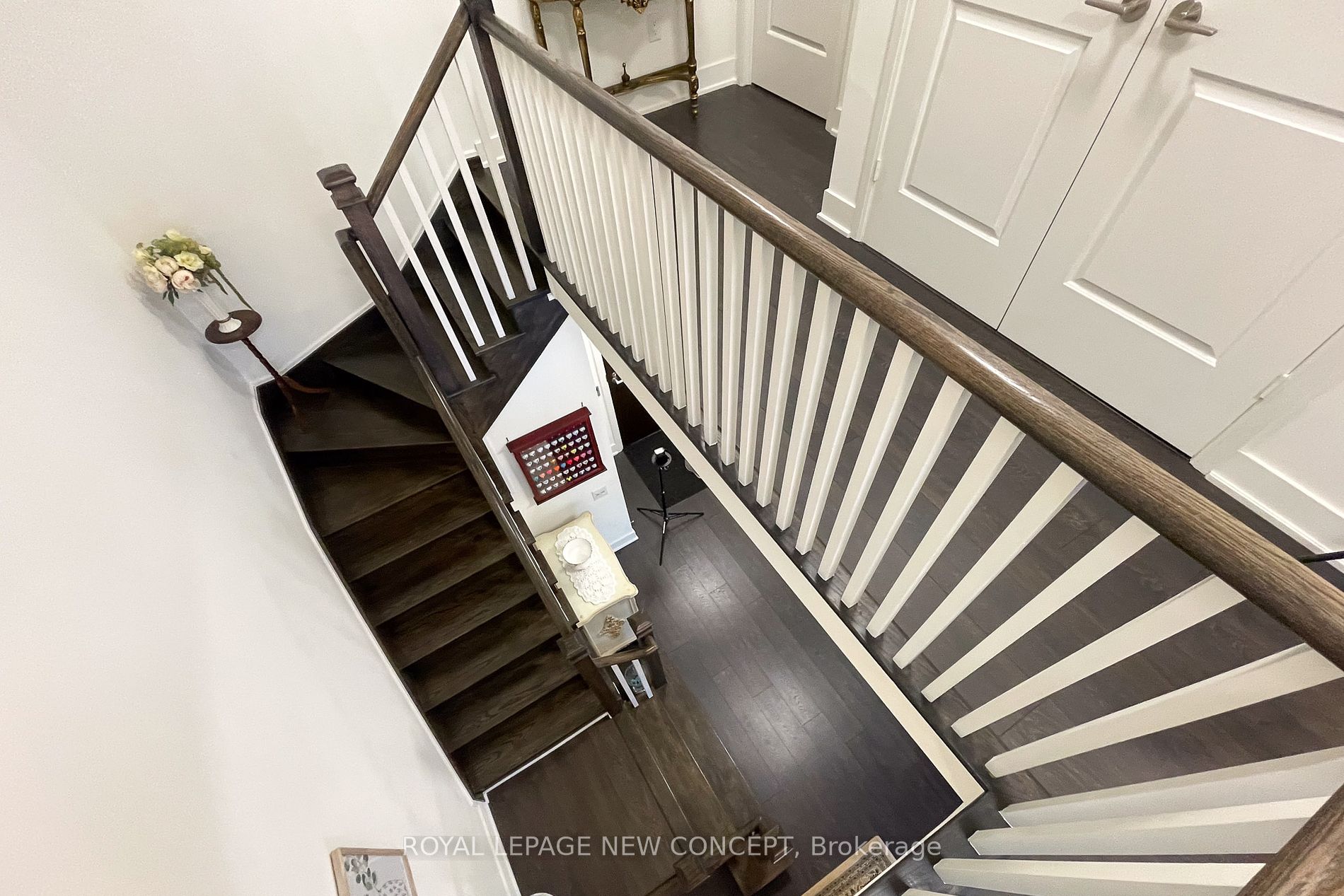 7608 Yonge St, #106