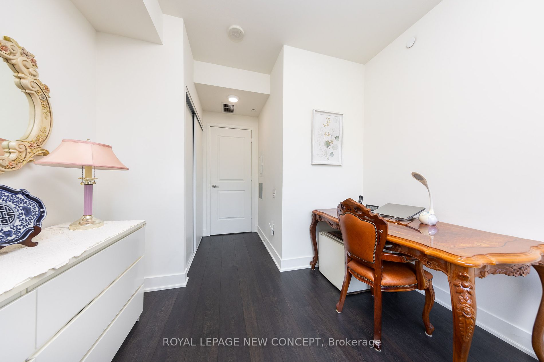7608 Yonge St, #106