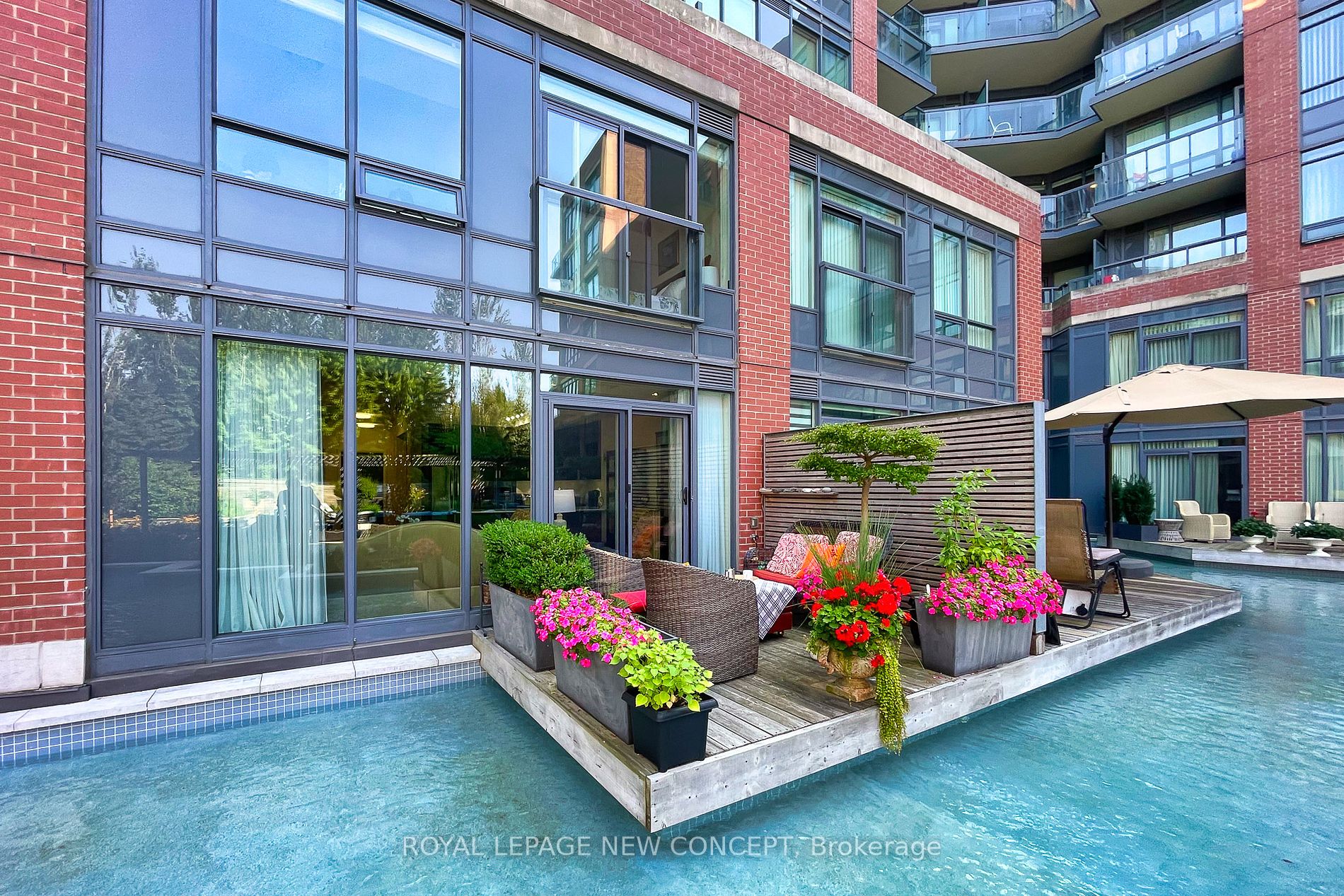 7608 Yonge St, #106