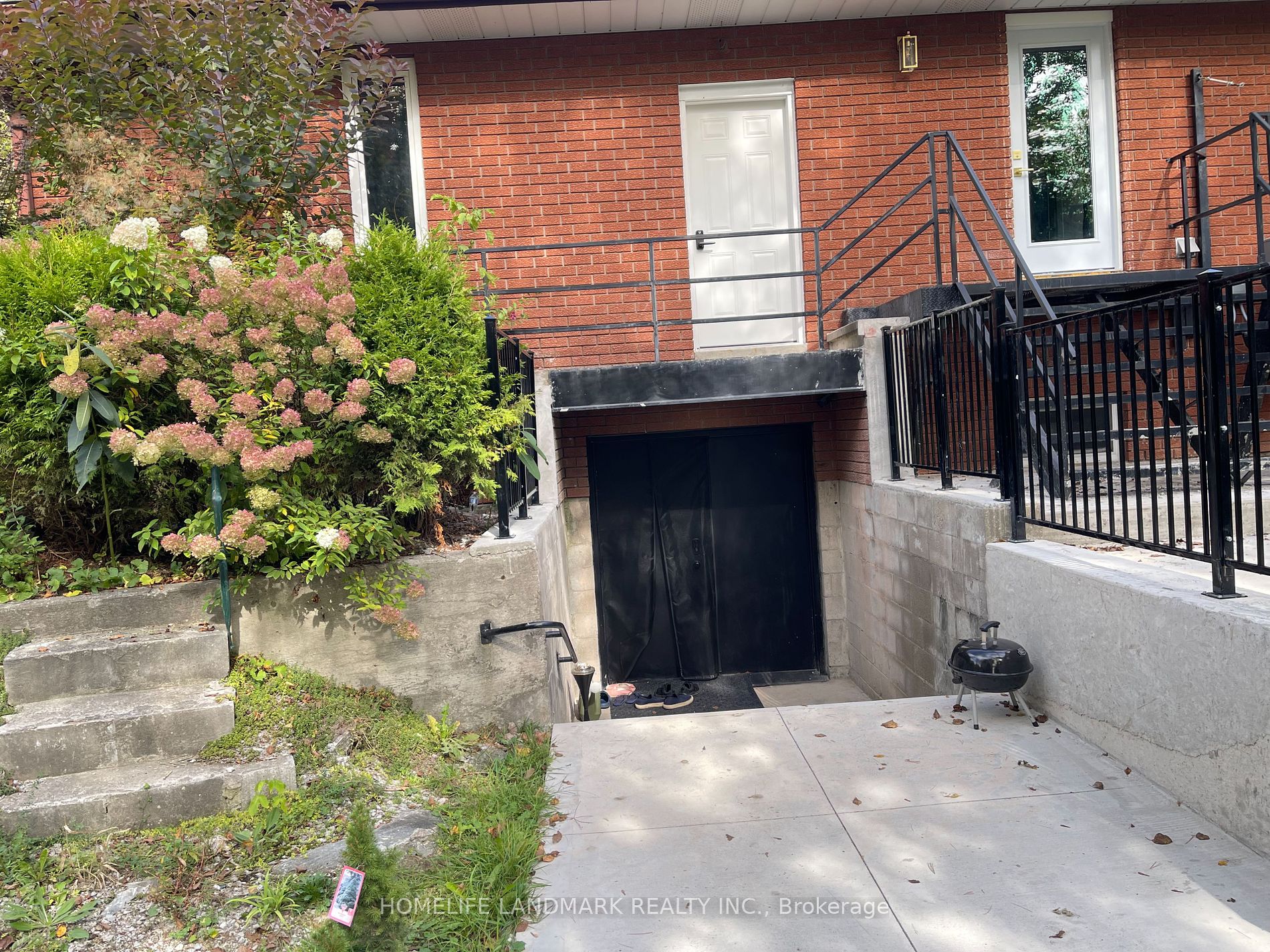 15415 Jane St, #Bsmt A