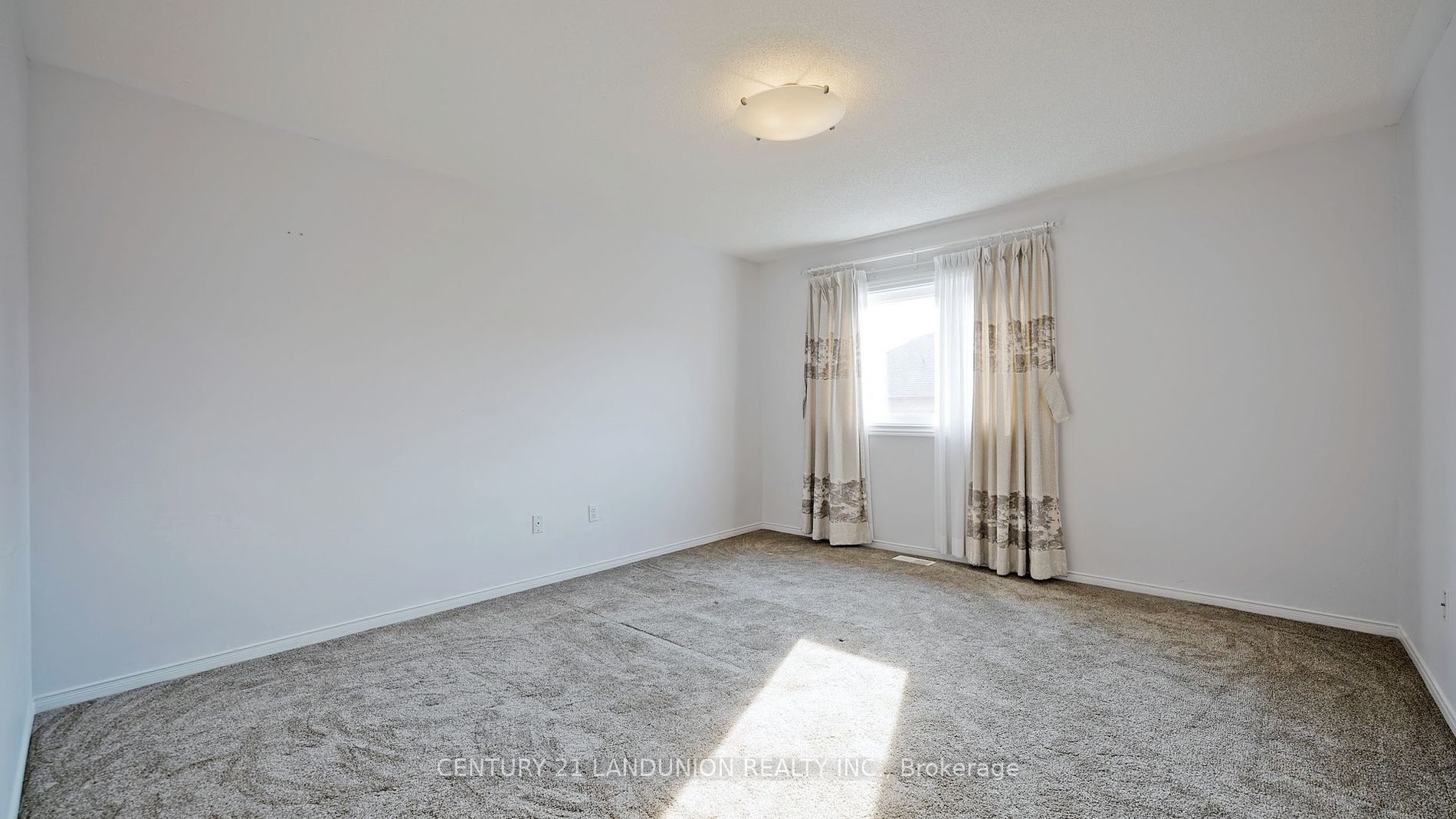 10 Fairlawn Ave