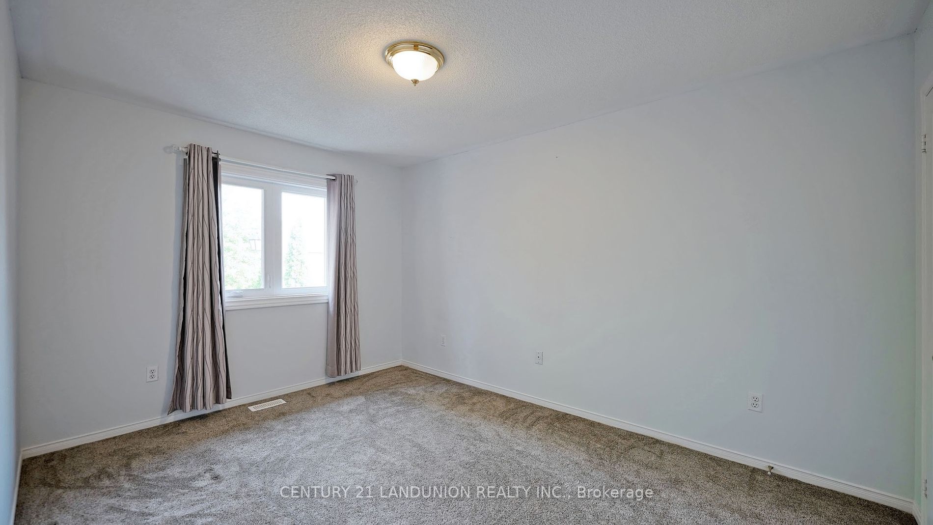 10 Fairlawn Ave