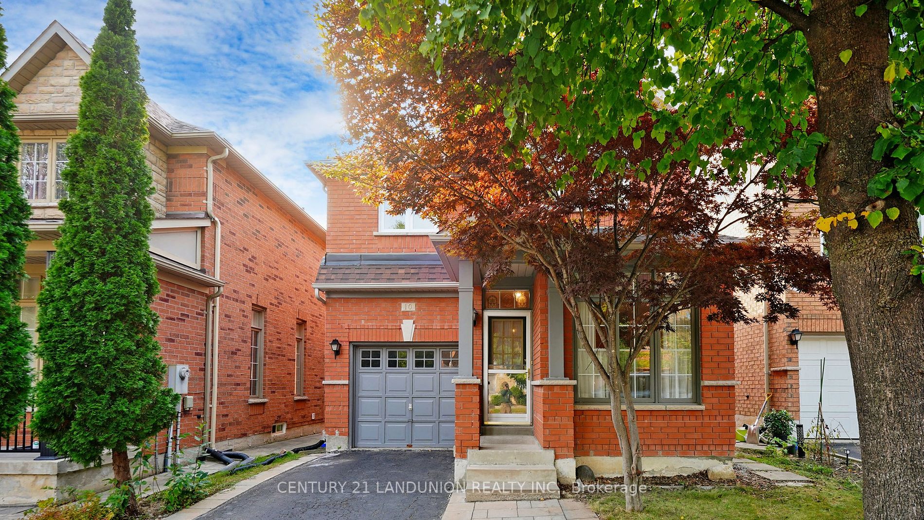 10 Fairlawn Ave