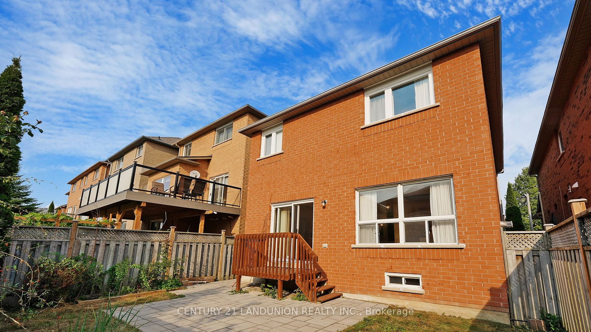 10 Fairlawn Ave
