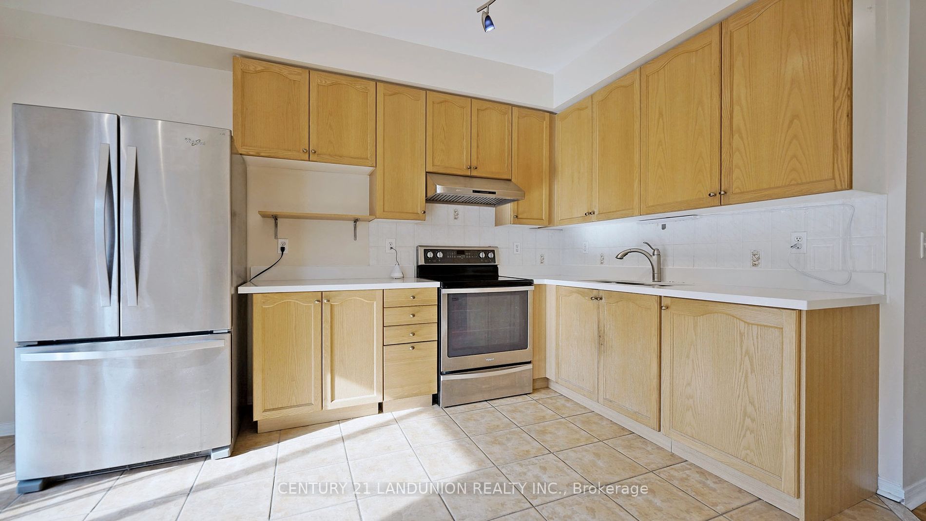 10 Fairlawn Ave