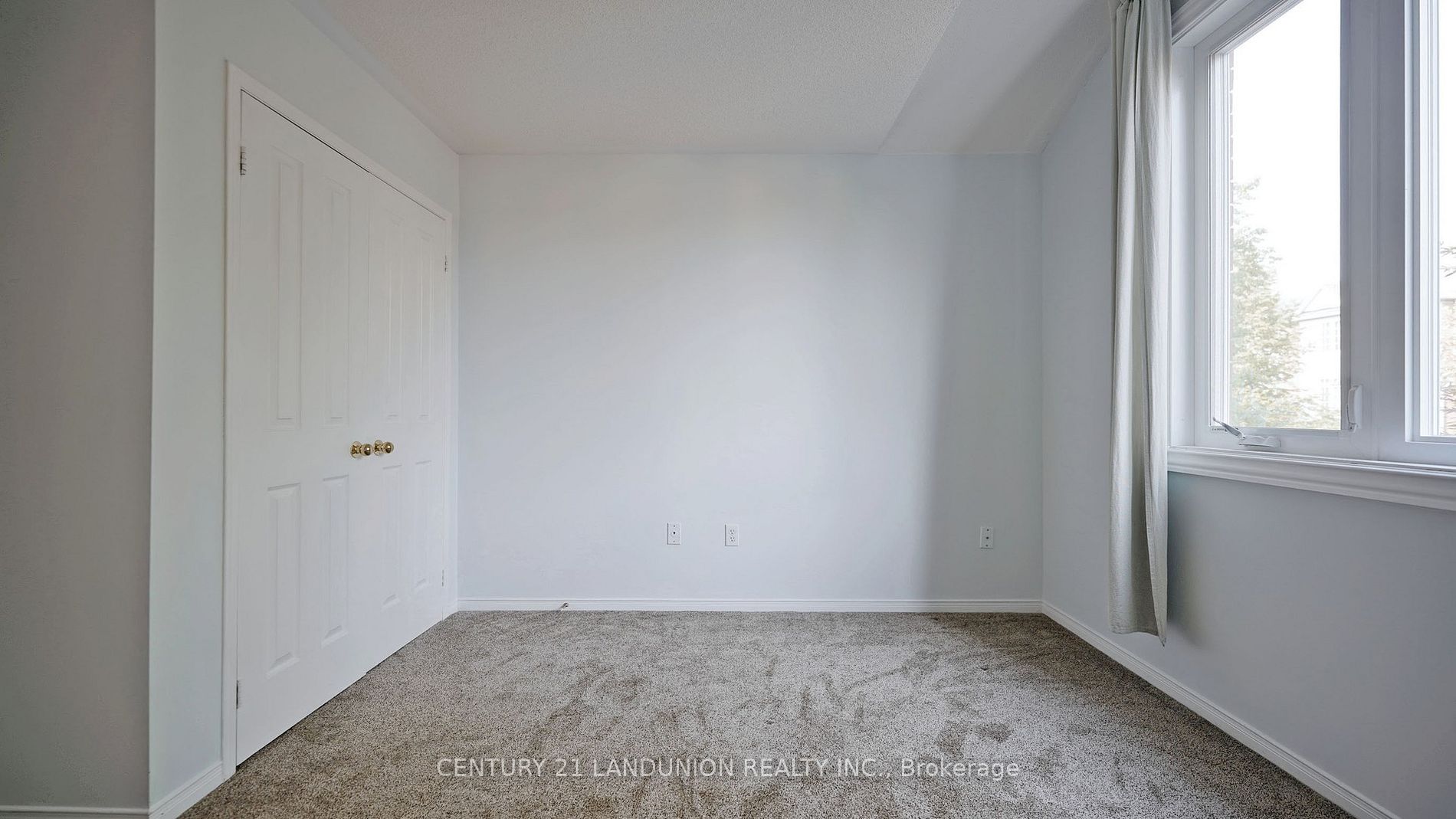 10 Fairlawn Ave