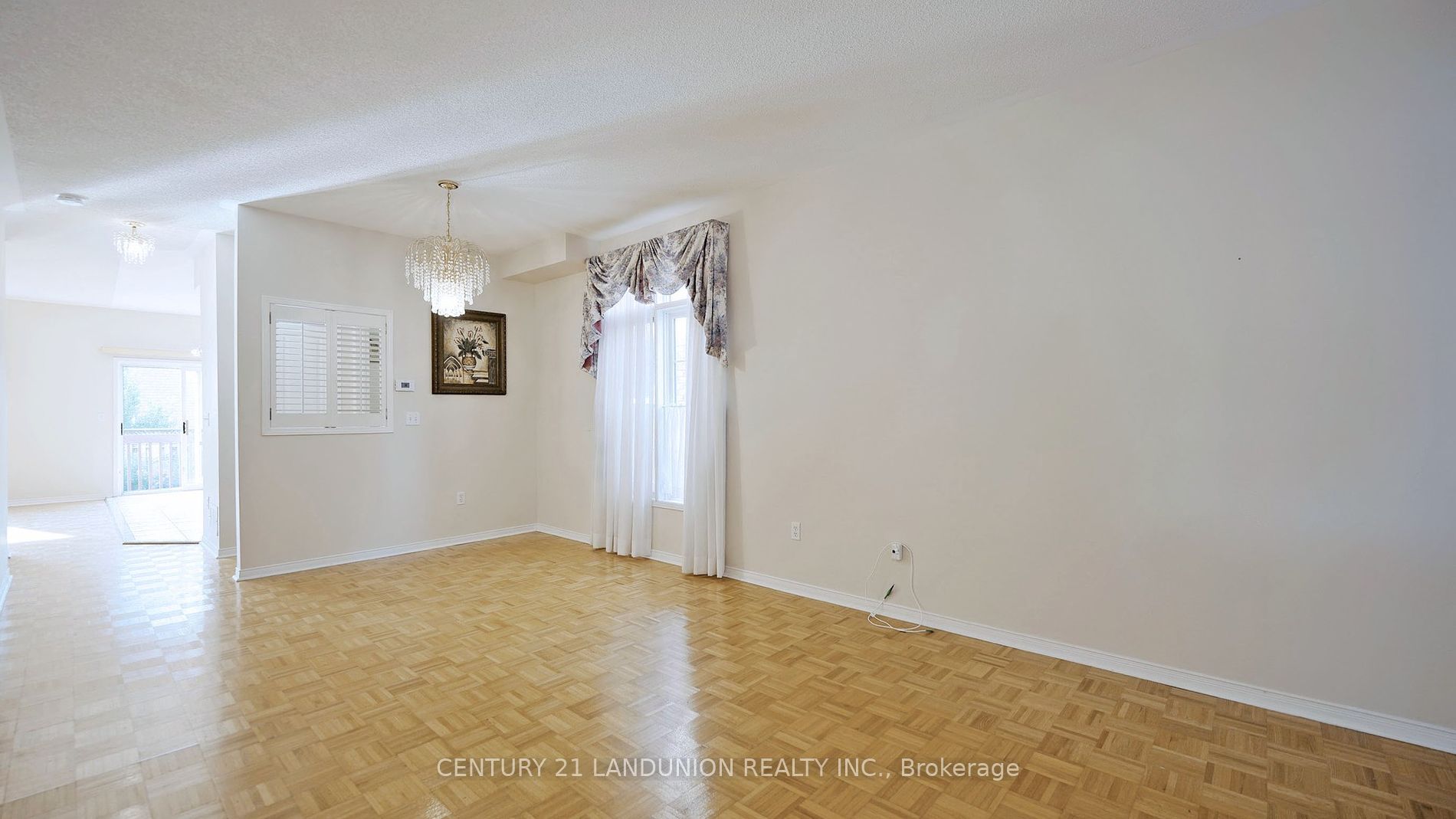 10 Fairlawn Ave