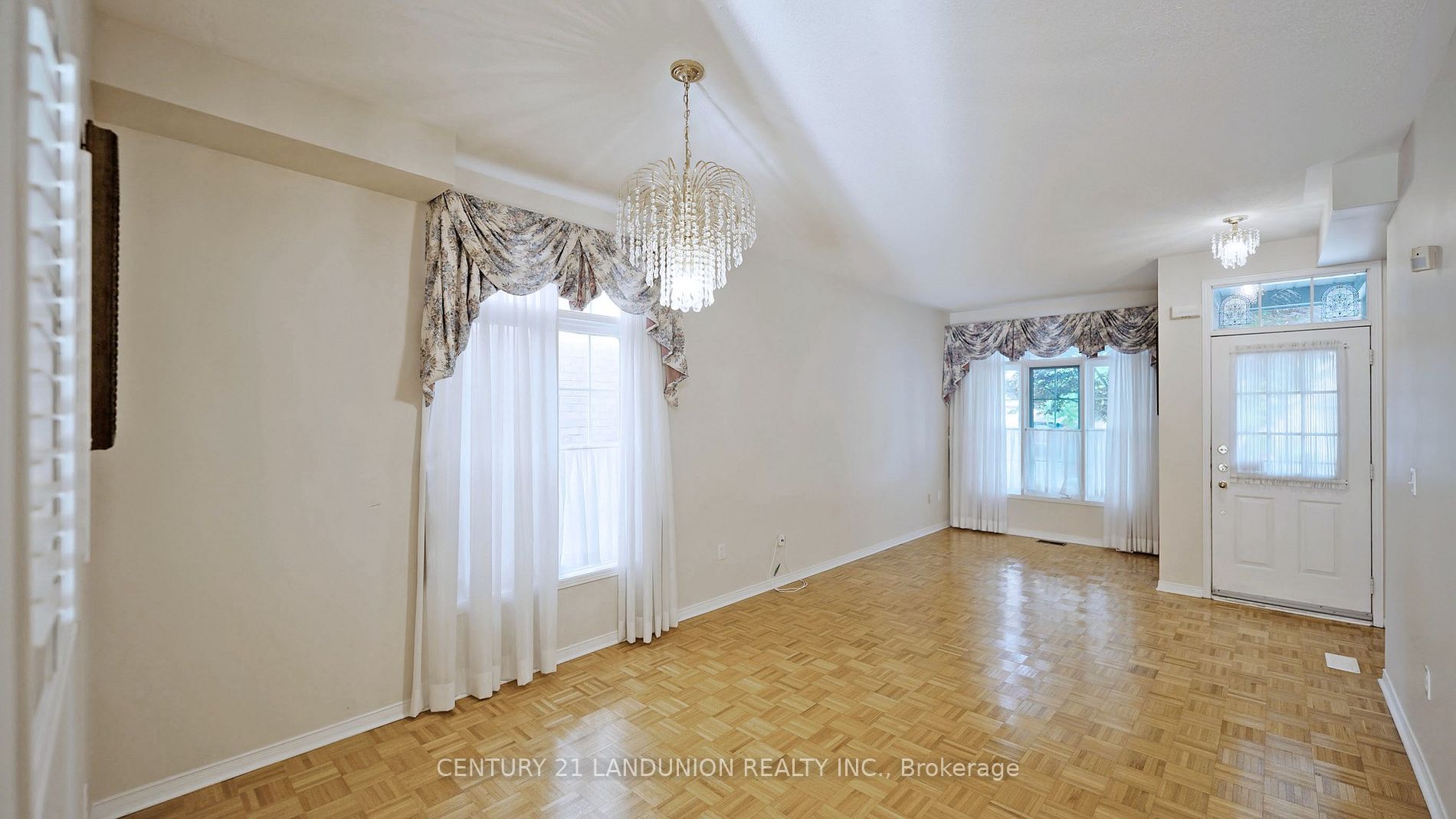 10 Fairlawn Ave