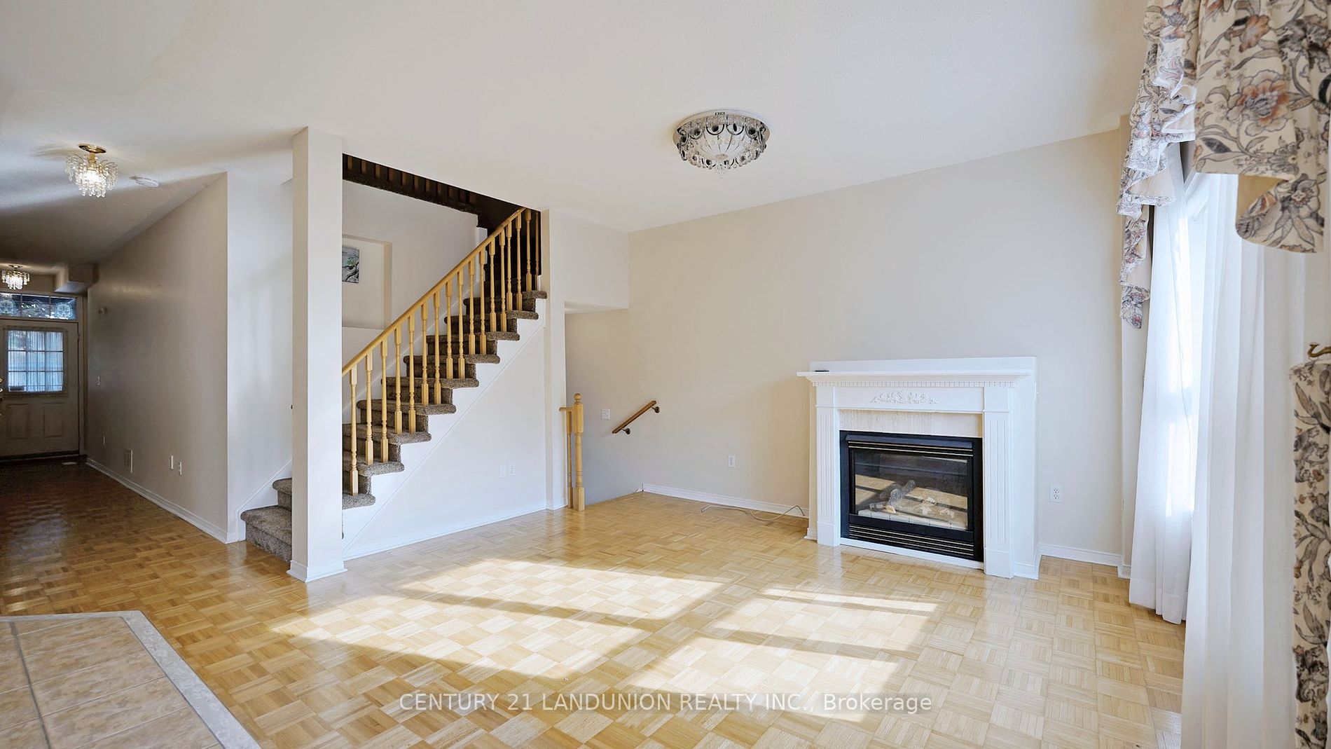 10 Fairlawn Ave